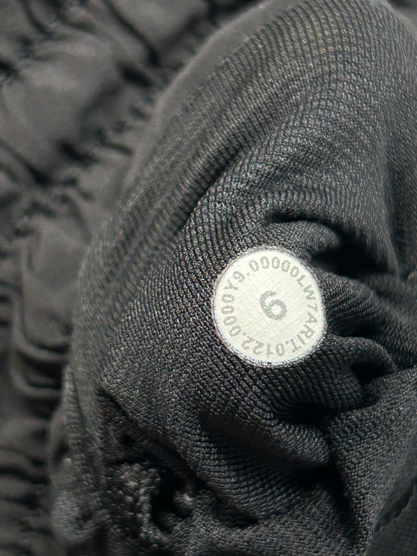 Lululemon Hotty Hot Short High-Rise 4" Size 6 Black
