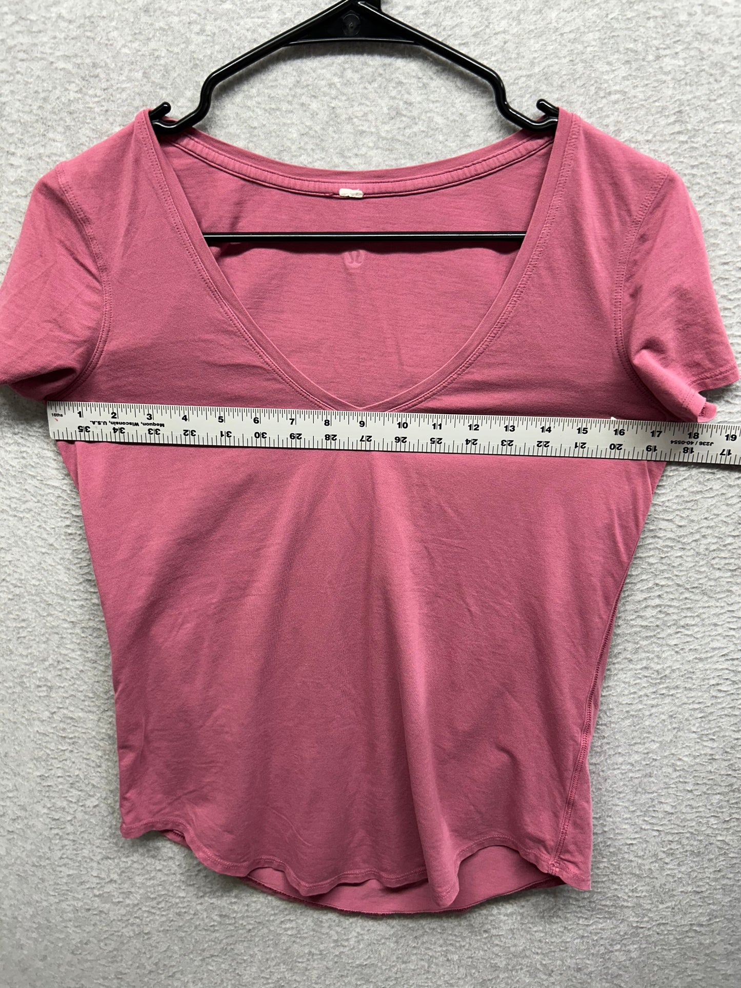 Lululemon Love Tee V Size 6/8 Moss Rose