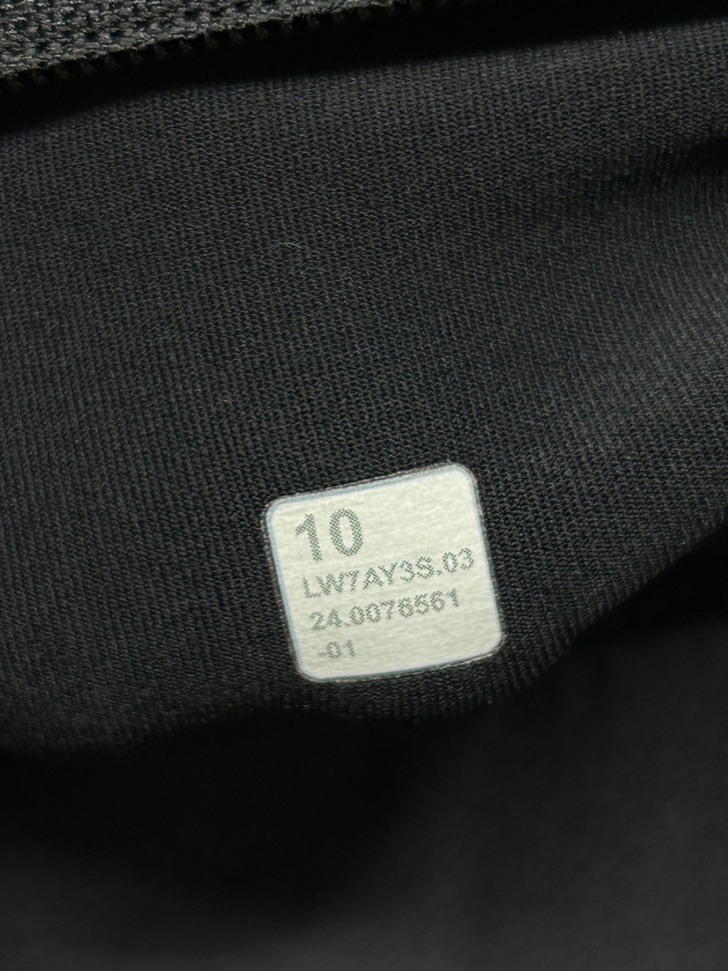 Lululemon Speed Up Short High-Rise 2.5" Size 10 (Square) Black