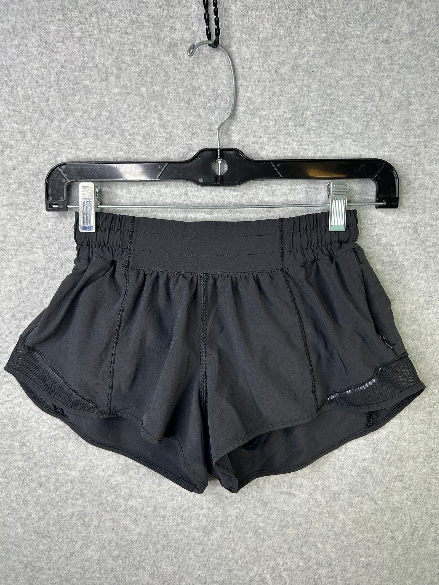 Lululemon Hotty Hot Short II 2.5" Size 4 Black
