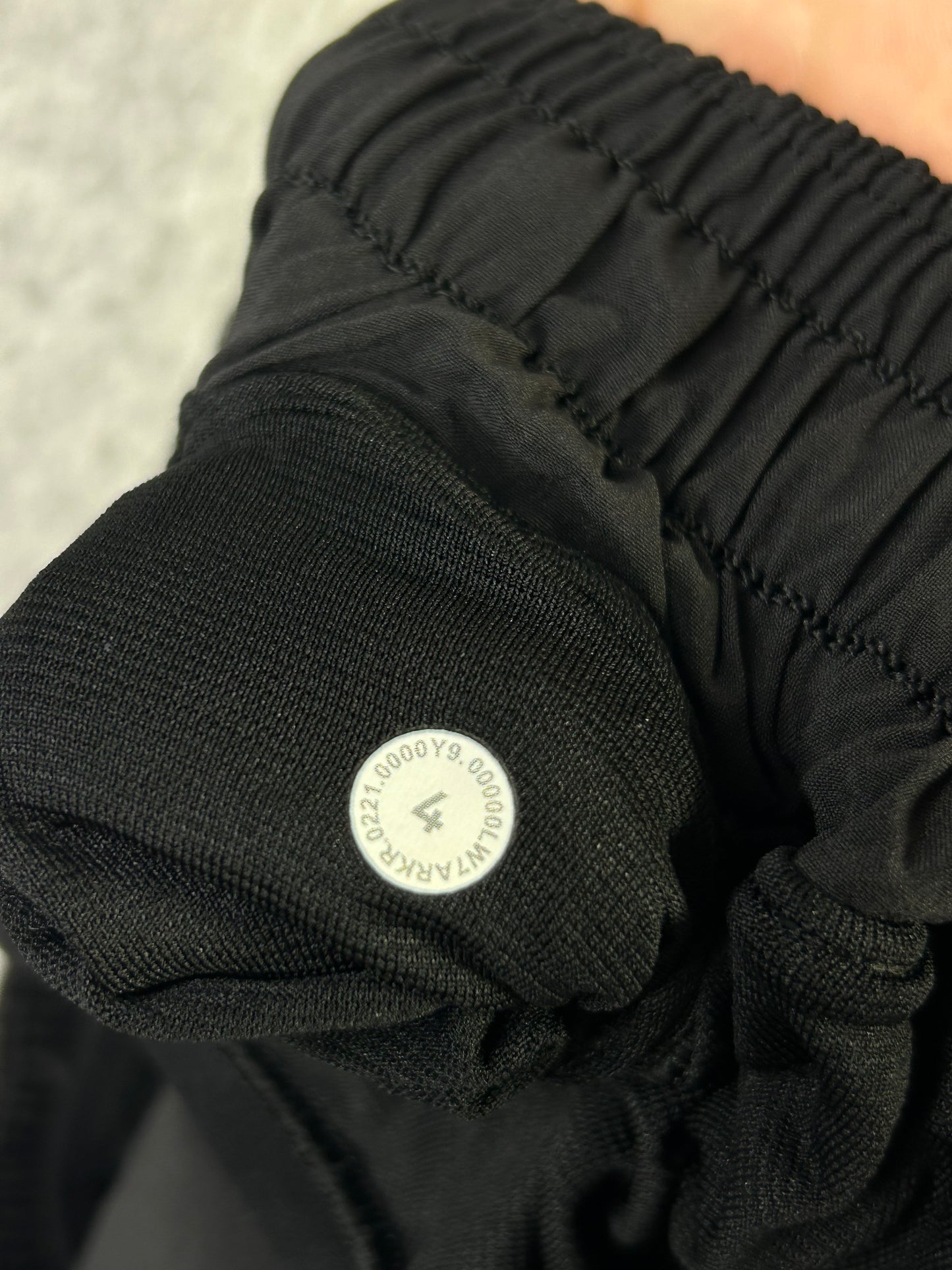 Lululemon Hotty Hot Short II 2.5" Size 4 Black