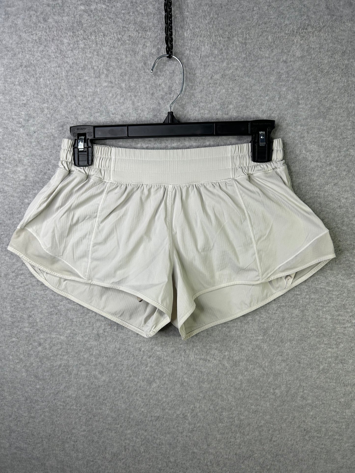 Lululemon Hotty Hot Short II 2.5" Size 6 White