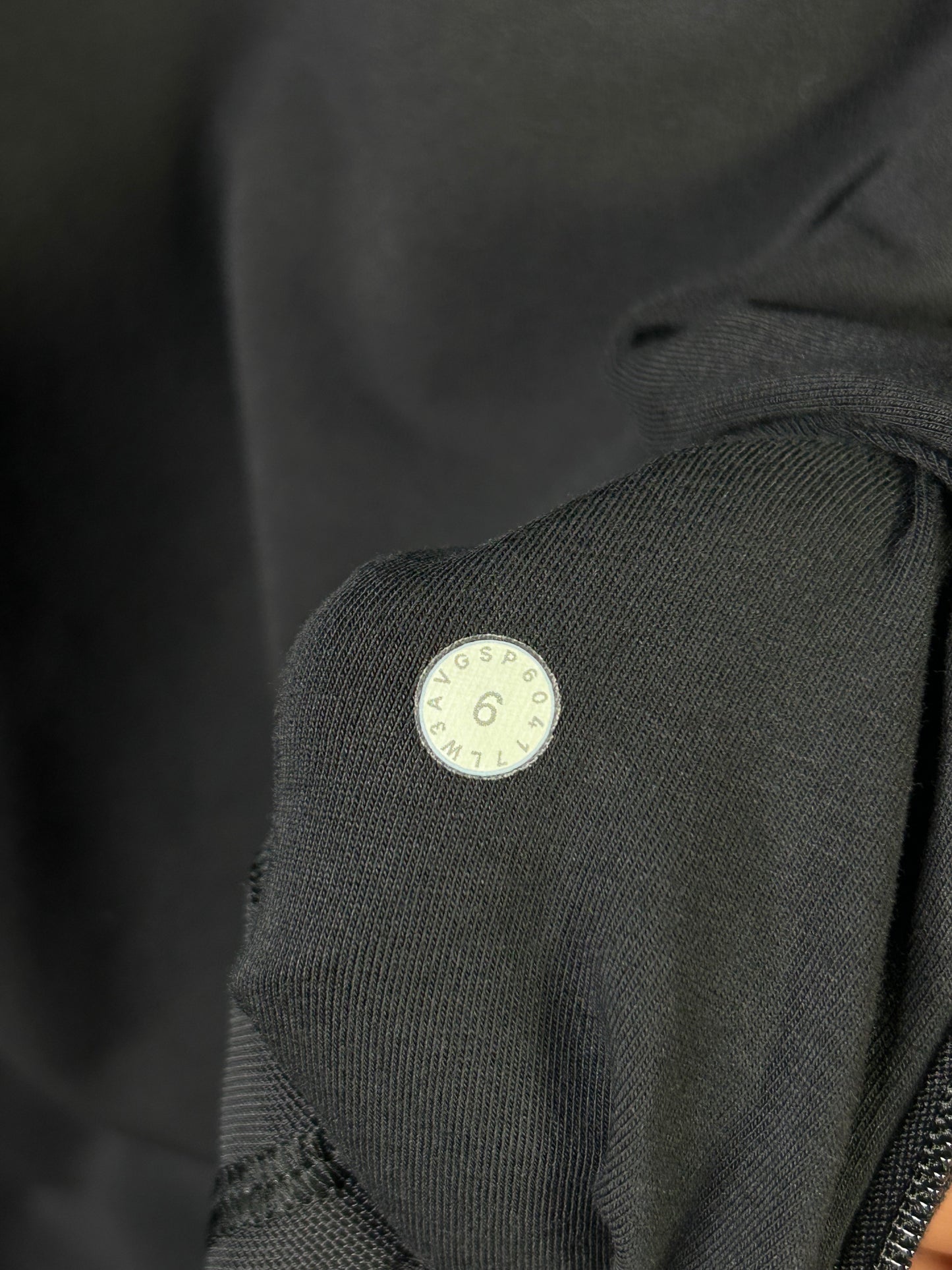 Lululemon Twisted & Tucked Long Sleeve Size 6 Black