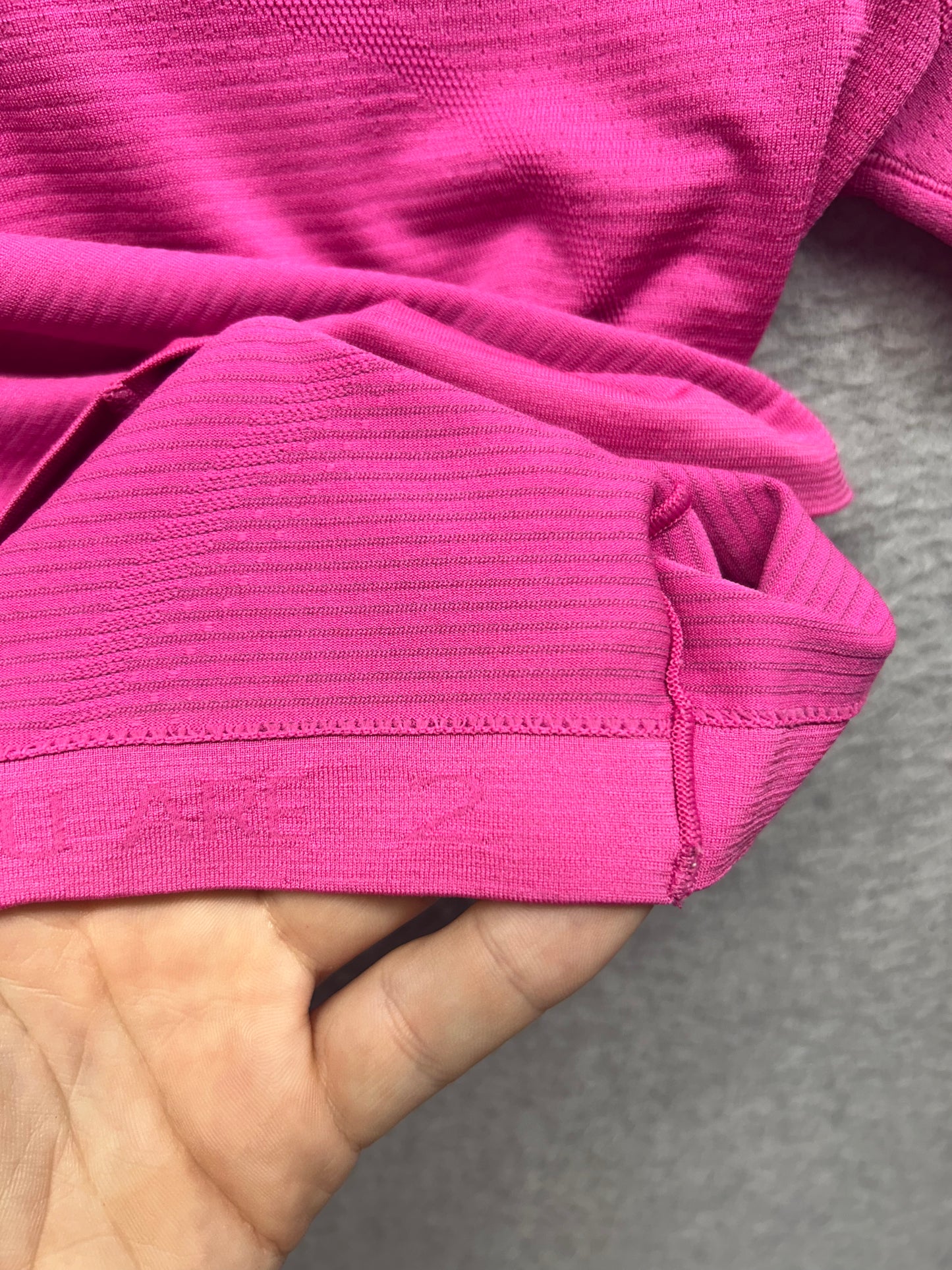 Lululemon Swiftly Tech Cropped Long-Sleeve Shirt 2.0 Size 2 Sonic Pink