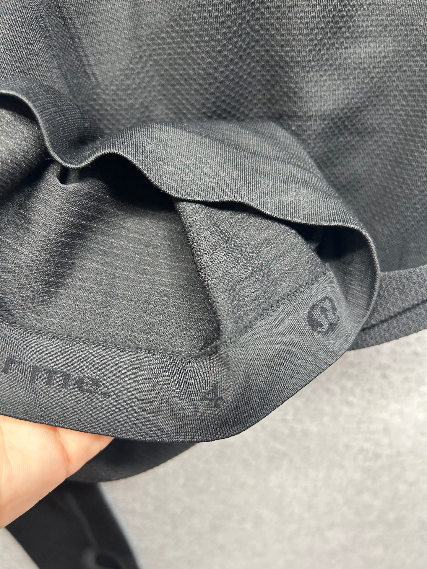 Lululemon Swiftly Tech Long Sleeve Crew Size 4 Black