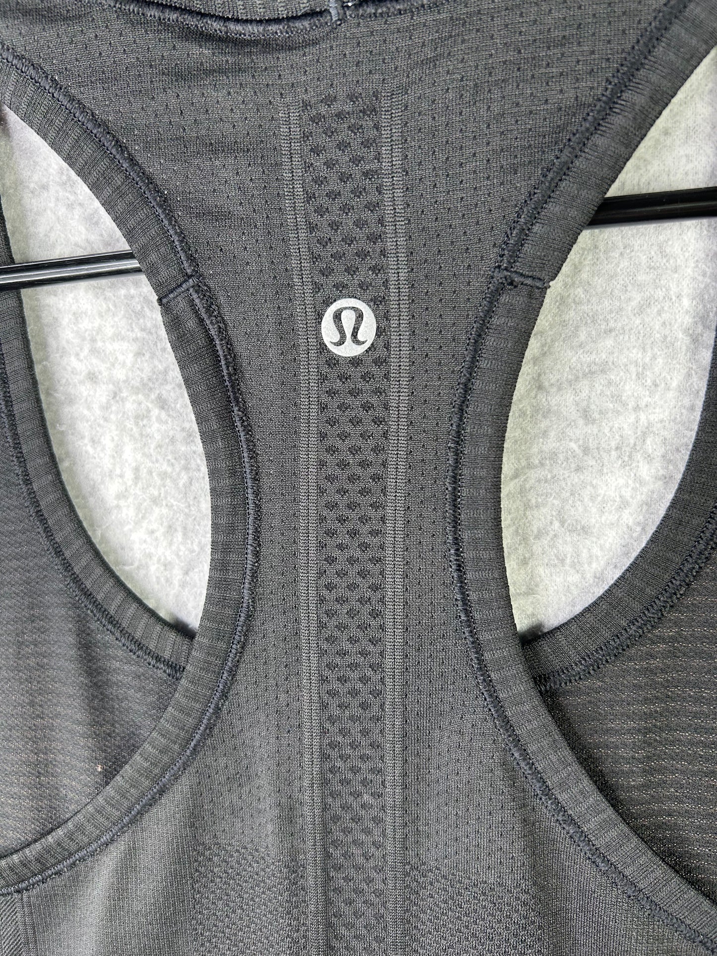 Lululemon Swiftly Tech Racerback Size 10 Black