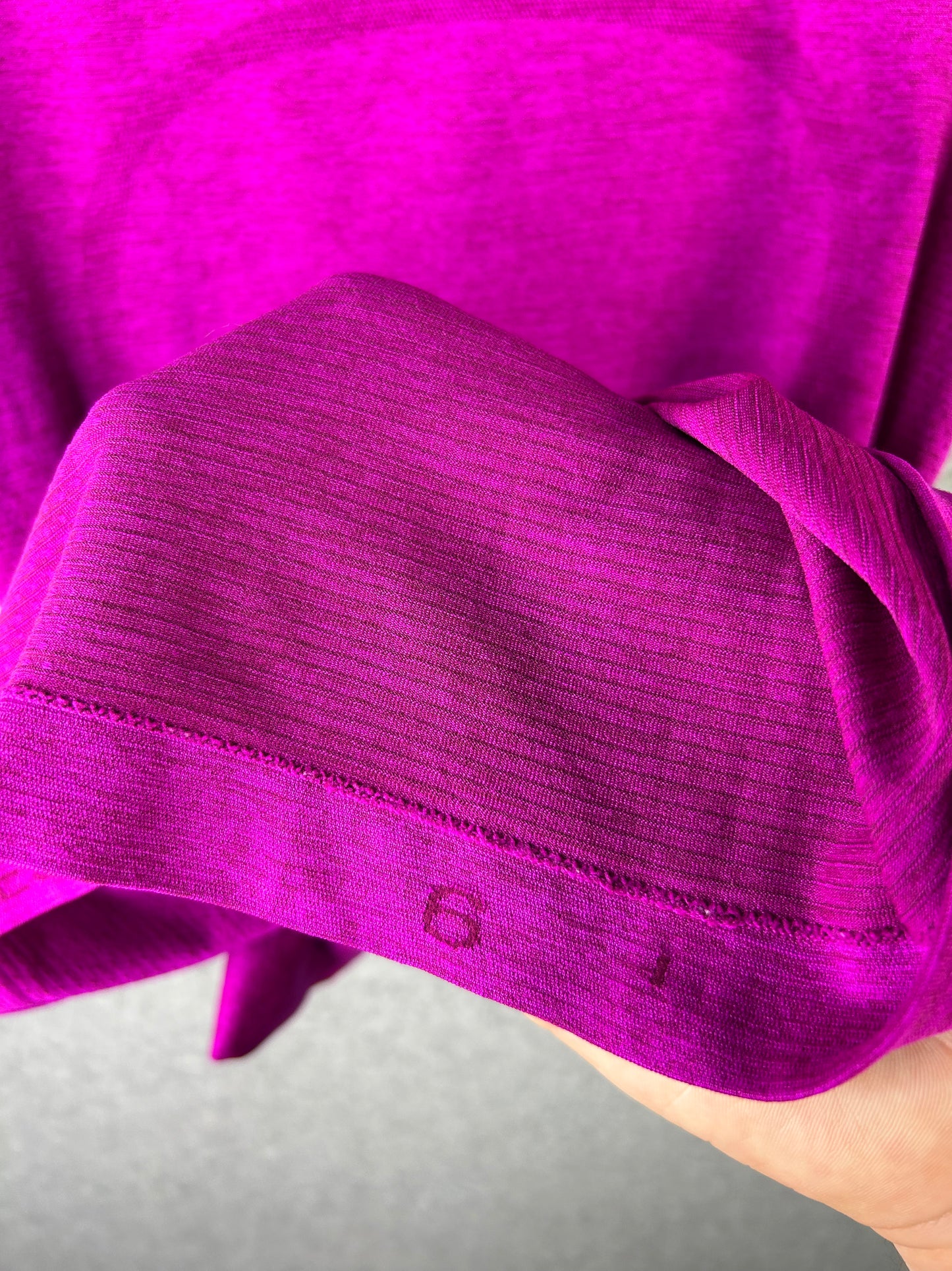 Lululemon Run: Swiftly Tech Short Sleeve Size 6 Heathered Raspberry