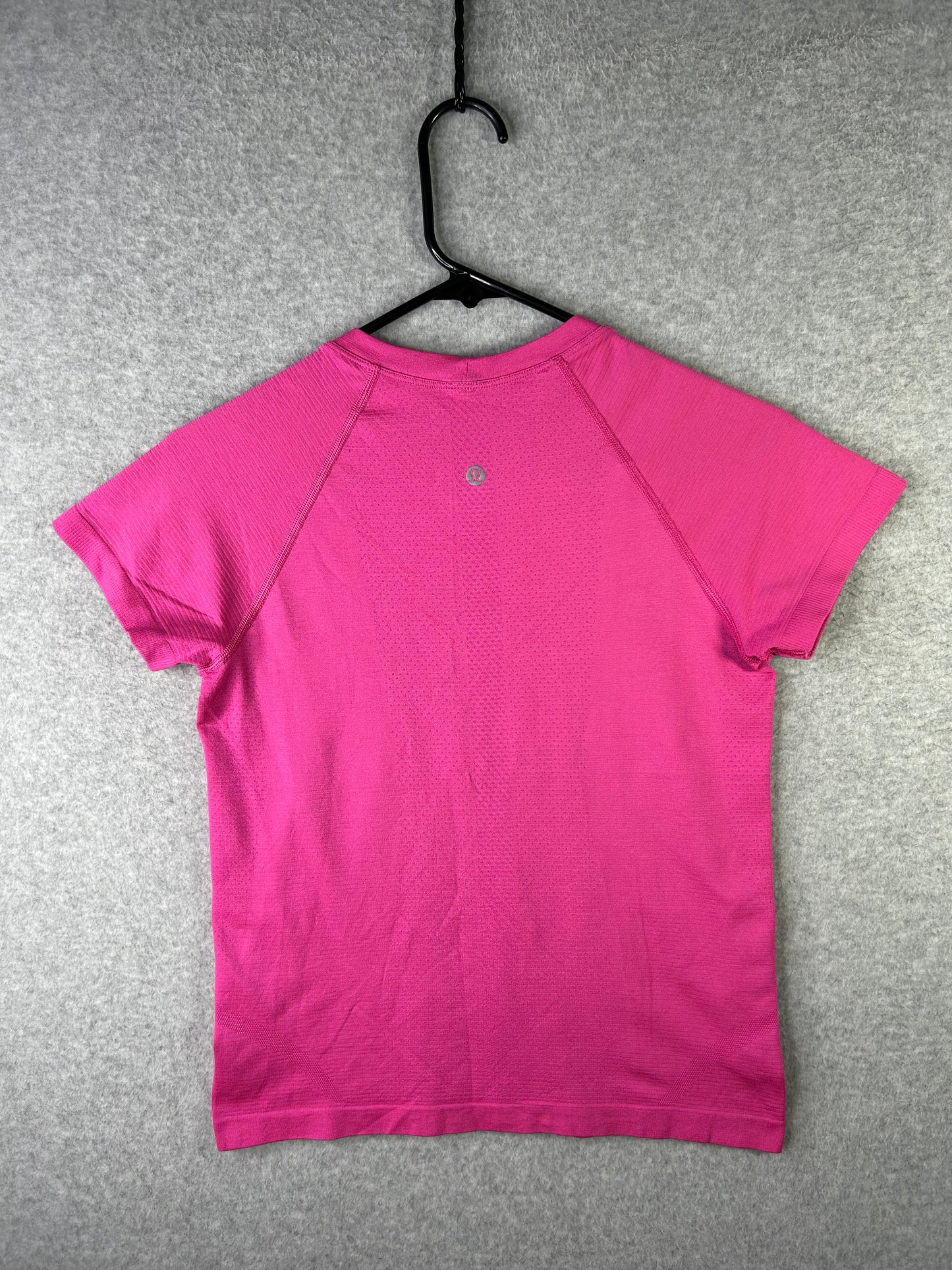 Lululemon Run: Swiftly Tech Short Sleeve Size 6 Heathered Zing Pink Light