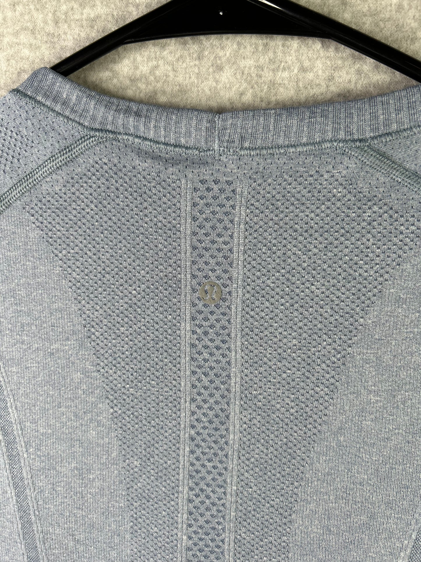 Lululemon Swiftly Tech Short Sleeve Crew Size 8 Heathered Hero Blue