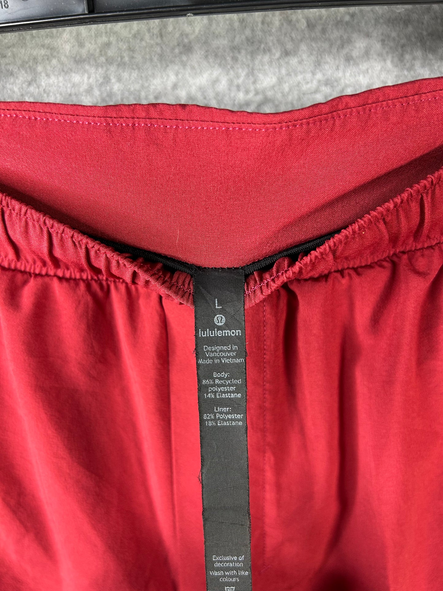 Lululemon Surge Short Liner 6" Size Large Caliente