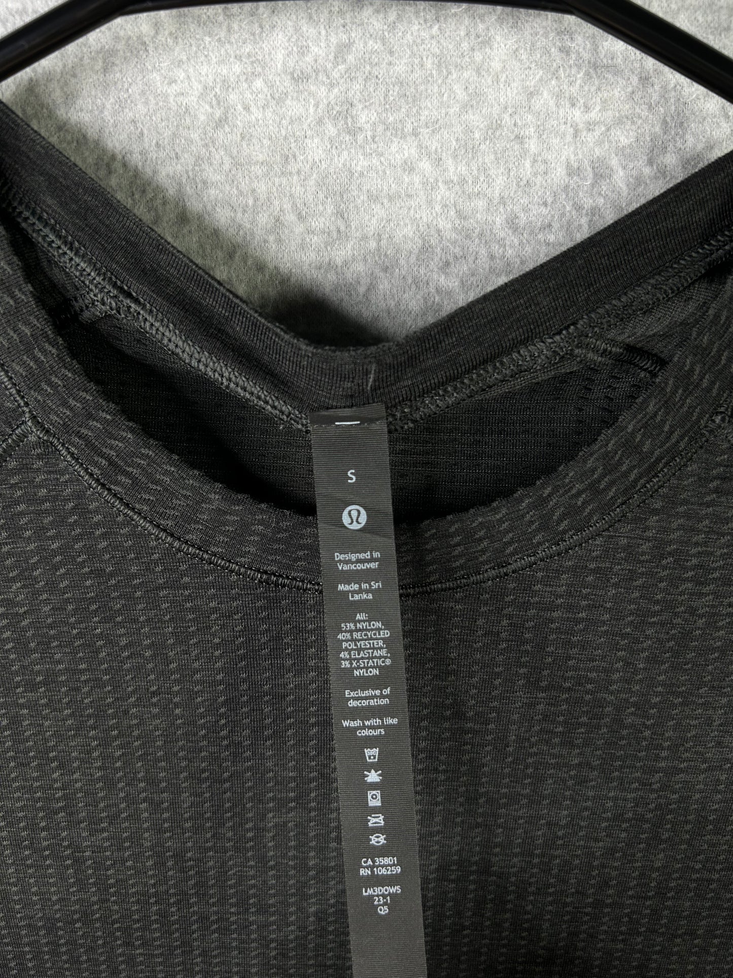 Lululemon Metal Vent Tech Short-Sleeve Shirt Size Small Graphite Grey / Black