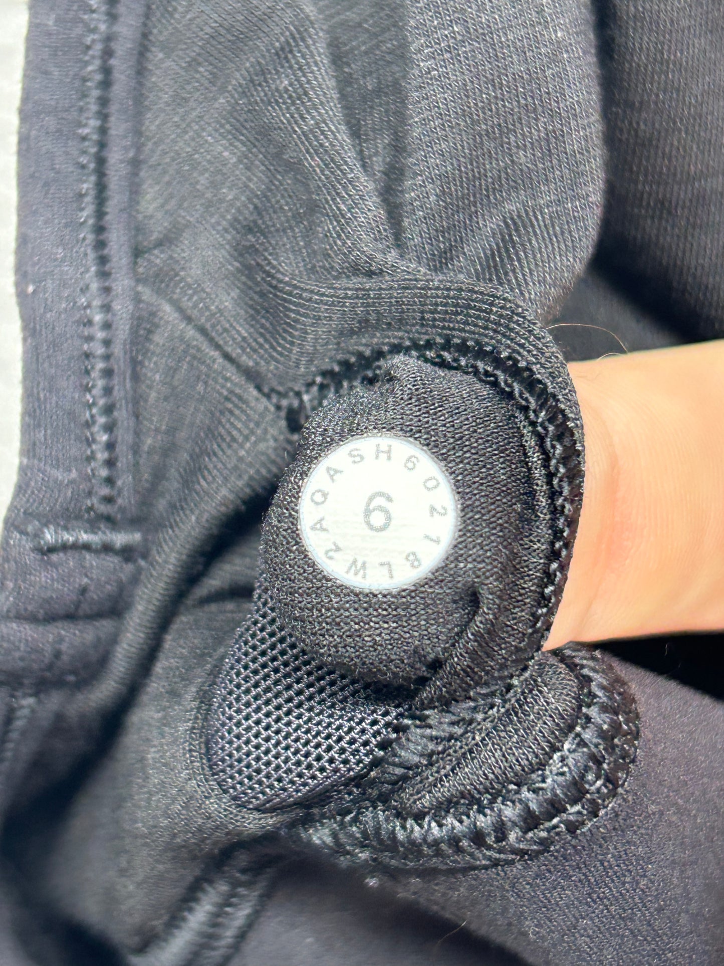 Lululemon Flow Y Bra Nulu Size 6 Black