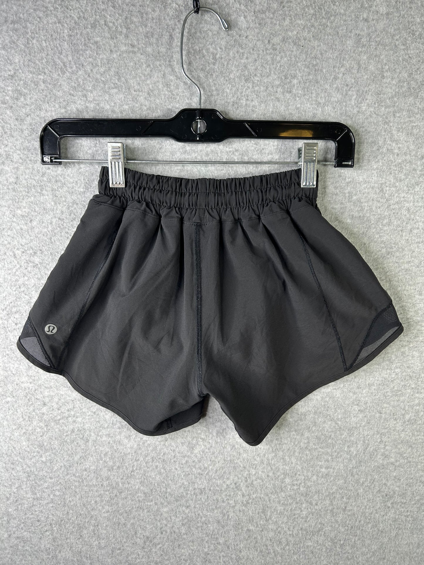 Lululemon Hotty Hot Short II 4" Size 0 Black