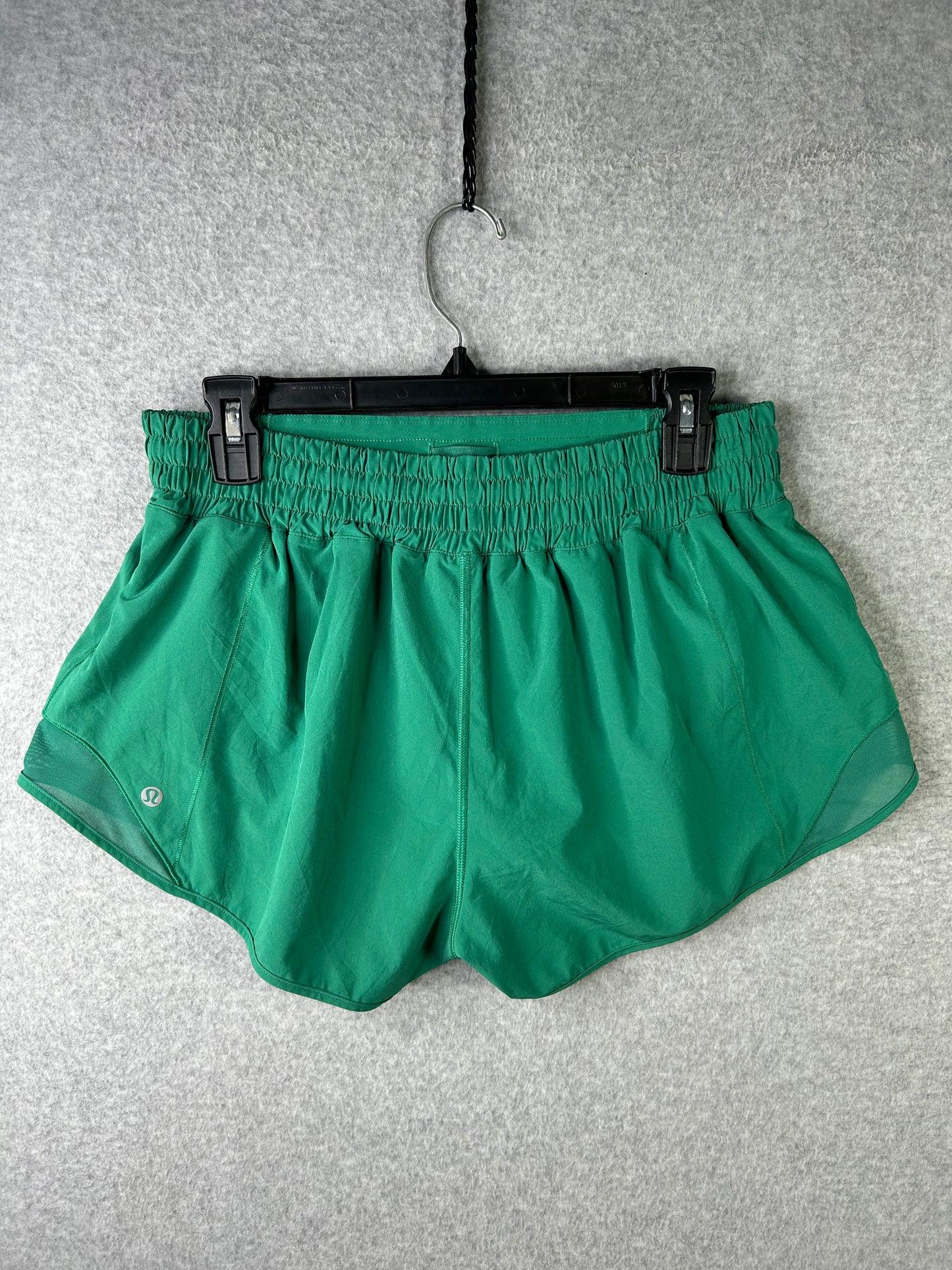 Lululemon Hotty Hot High Rise Lined Short 2.5” Size 10 Cascadia Green (Square Dot)