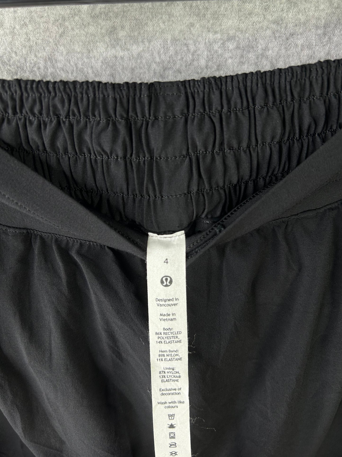 Lululemon Hotty Hot High-Rise Skirt Size 4 Black