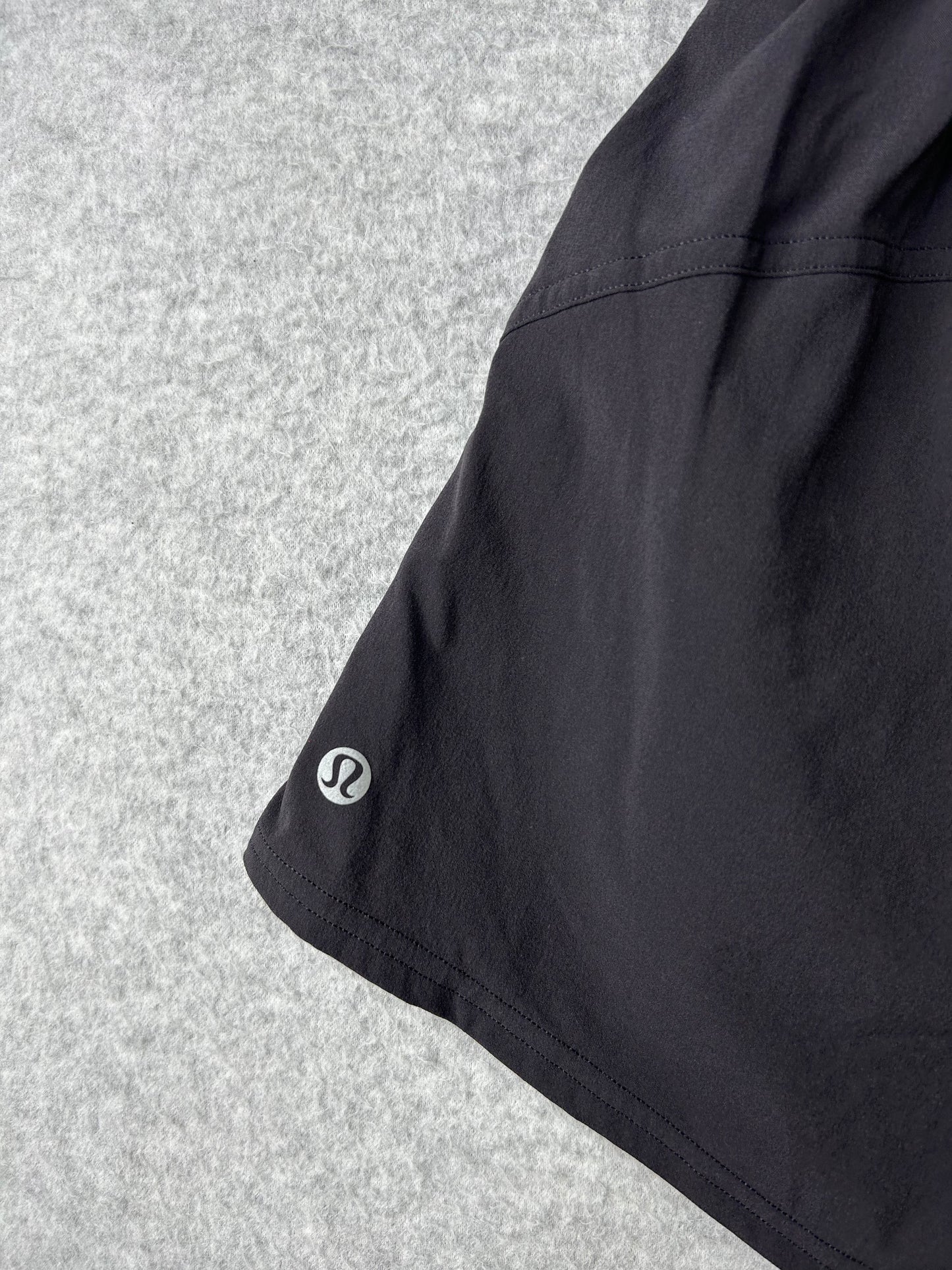 Lululemon Lightweight High-Rise Relaxed Lined Short 3" Size 6 Black