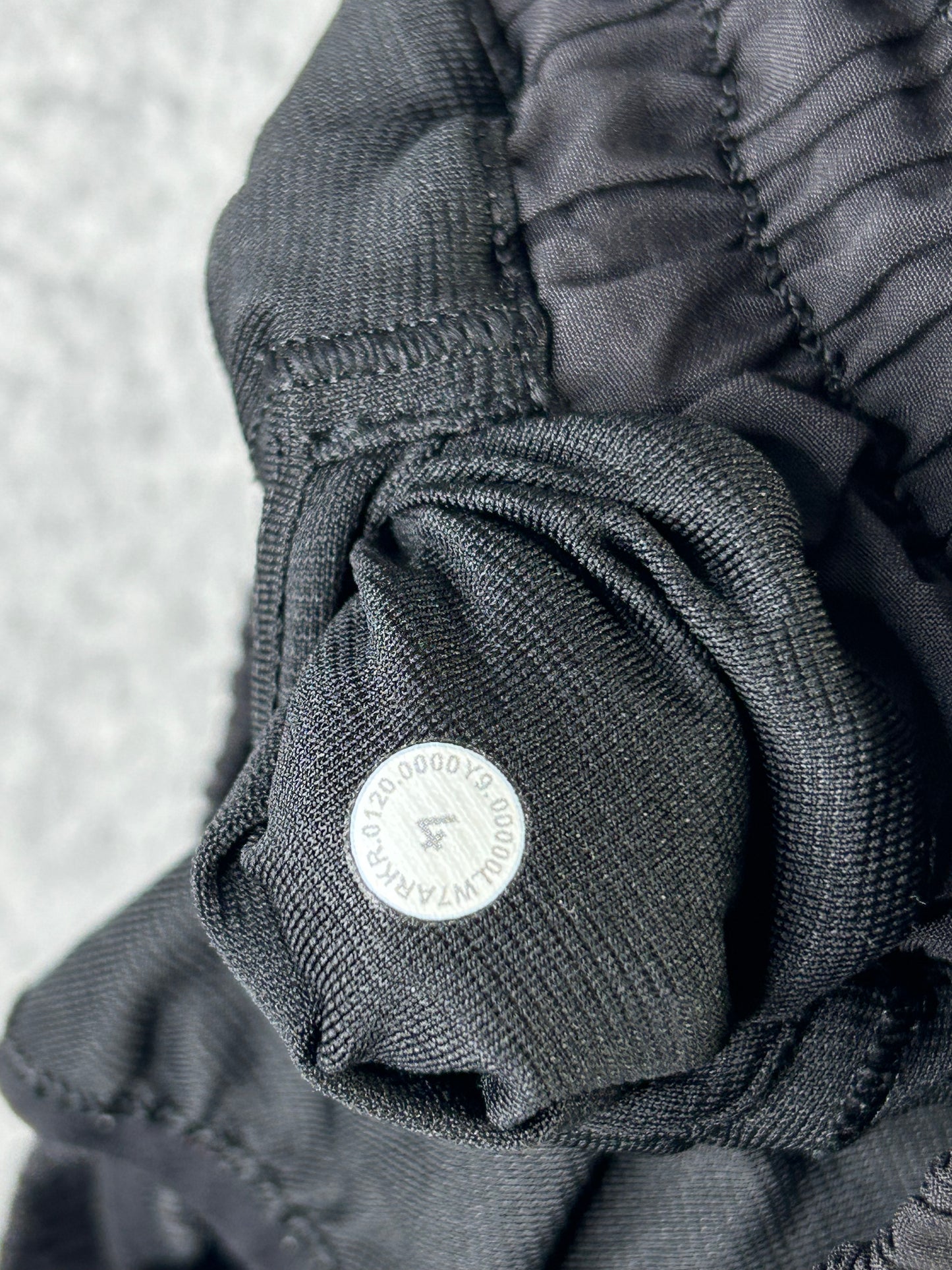 Lululemon Hotty Hot Short II 2.5" Size 4 Black