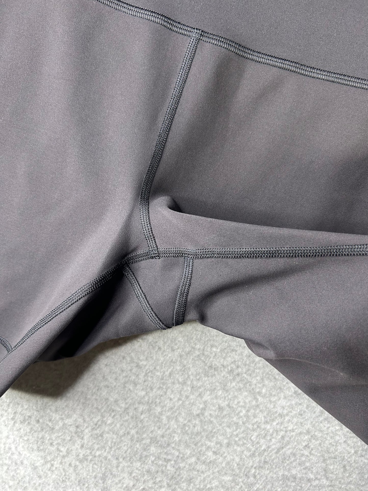 Lululemon Wunder Train High-Rise Short 6" Size 12 Black