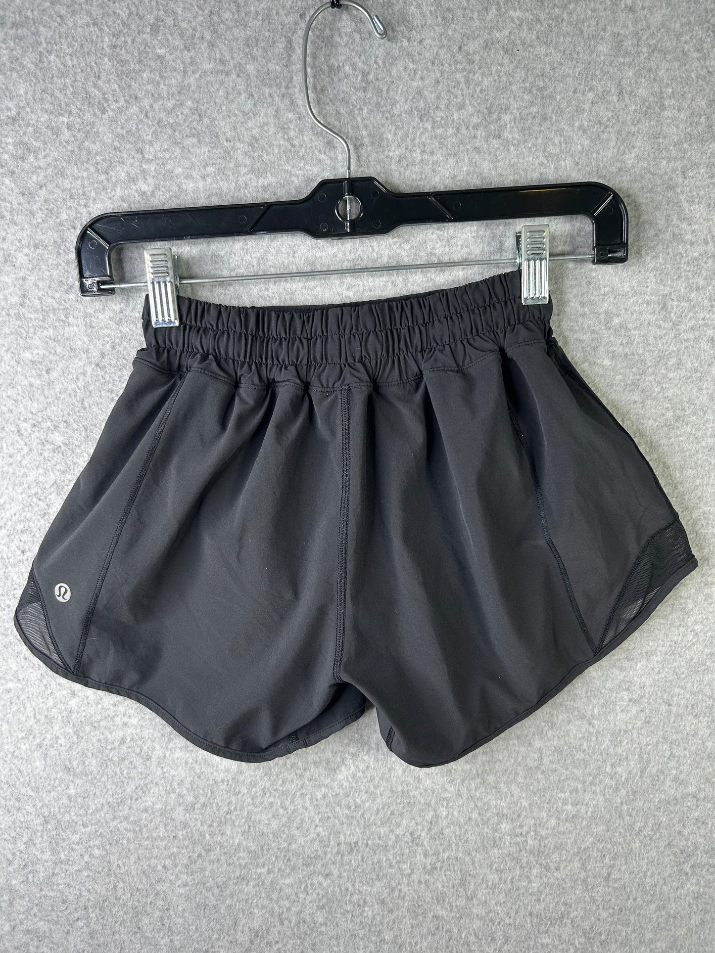Lululemon Hotty Hot Short II 4" Size 2 Black