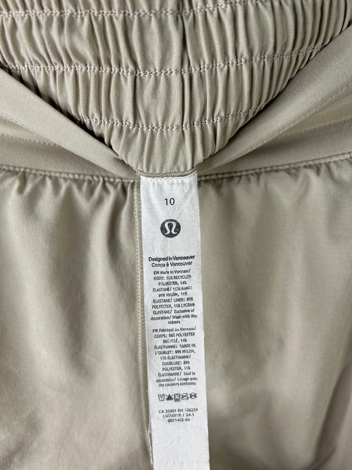 Lululemon Hotty Hot High-Rise Lined Short 2.5" Size 10 Sheer Oak (Square Dot)