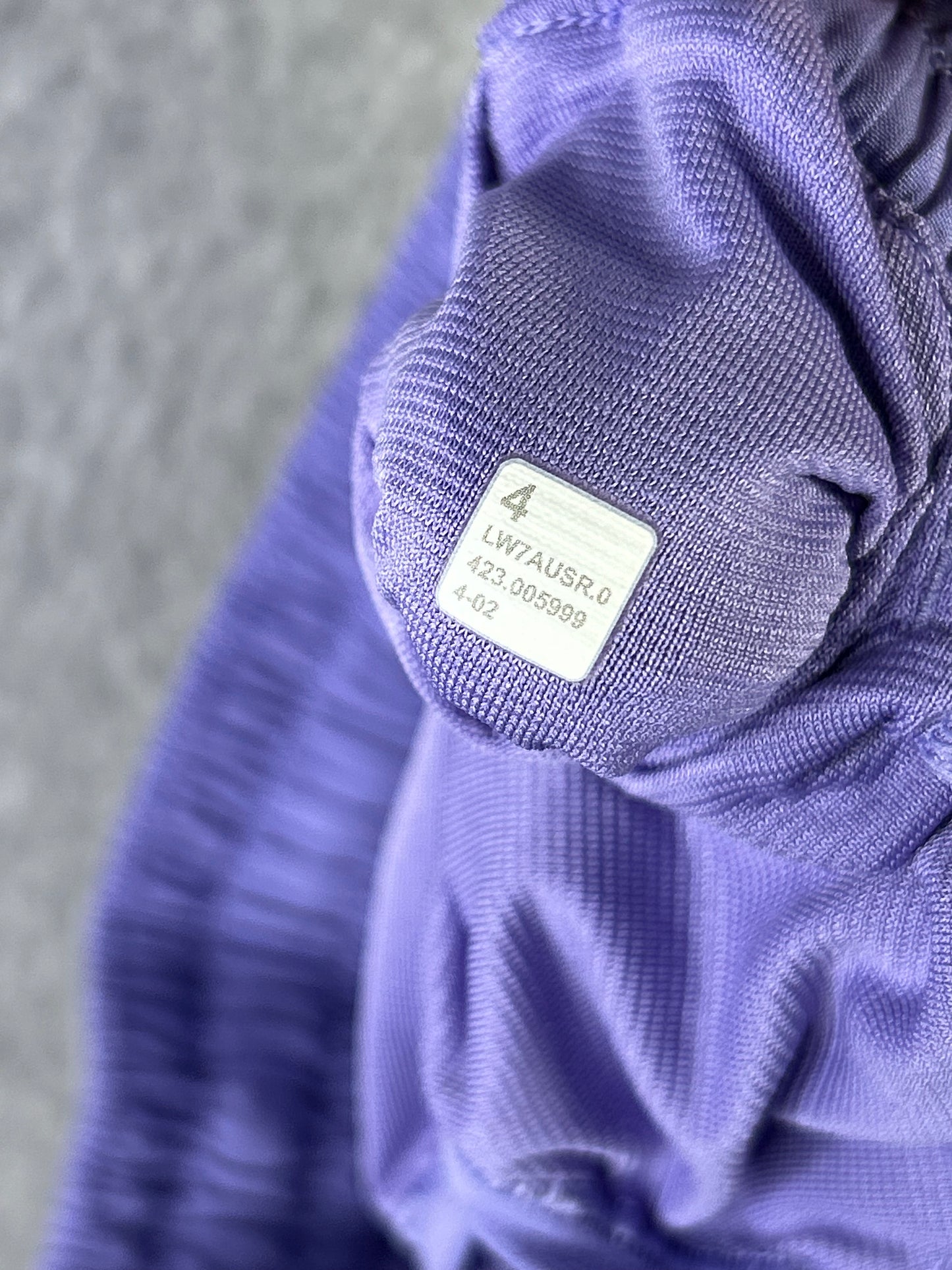 Lululemon Hotty Hot Low-Rise Lined Short 2.5" Size 4 Dark Lavender (Square Dot)