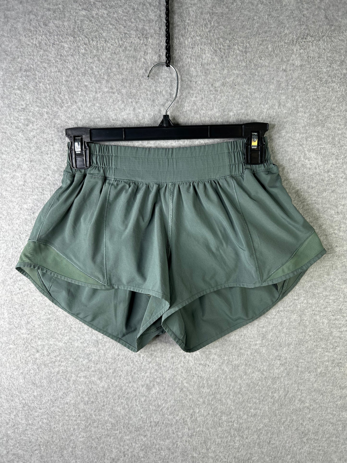 Lululemon Hotty Hot Short II 2.5" Size 6 Dark Forest
