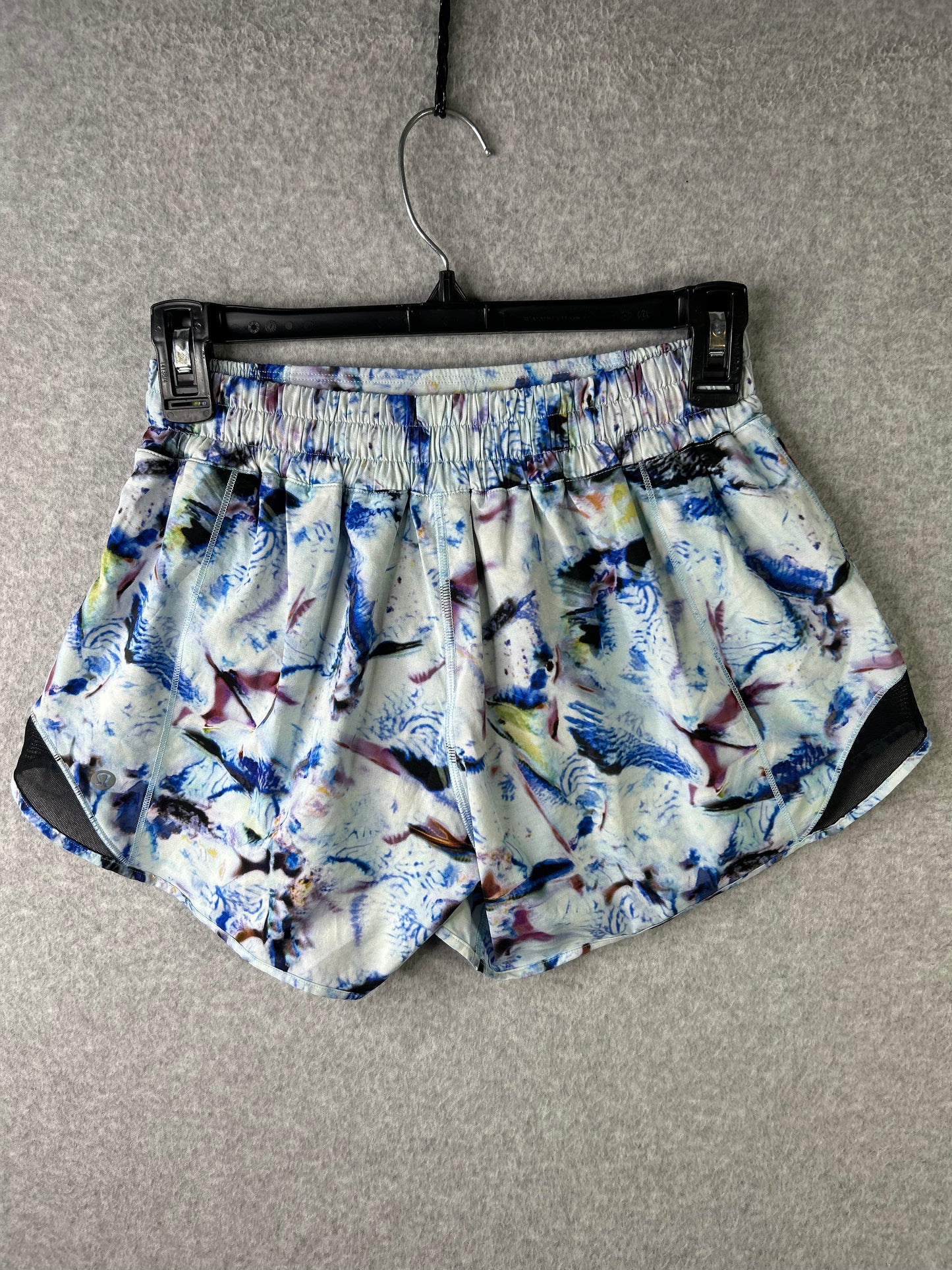 Lululemon Hotty Hot Short II 4" Size 6 Exposure Crystallize Multi / Black