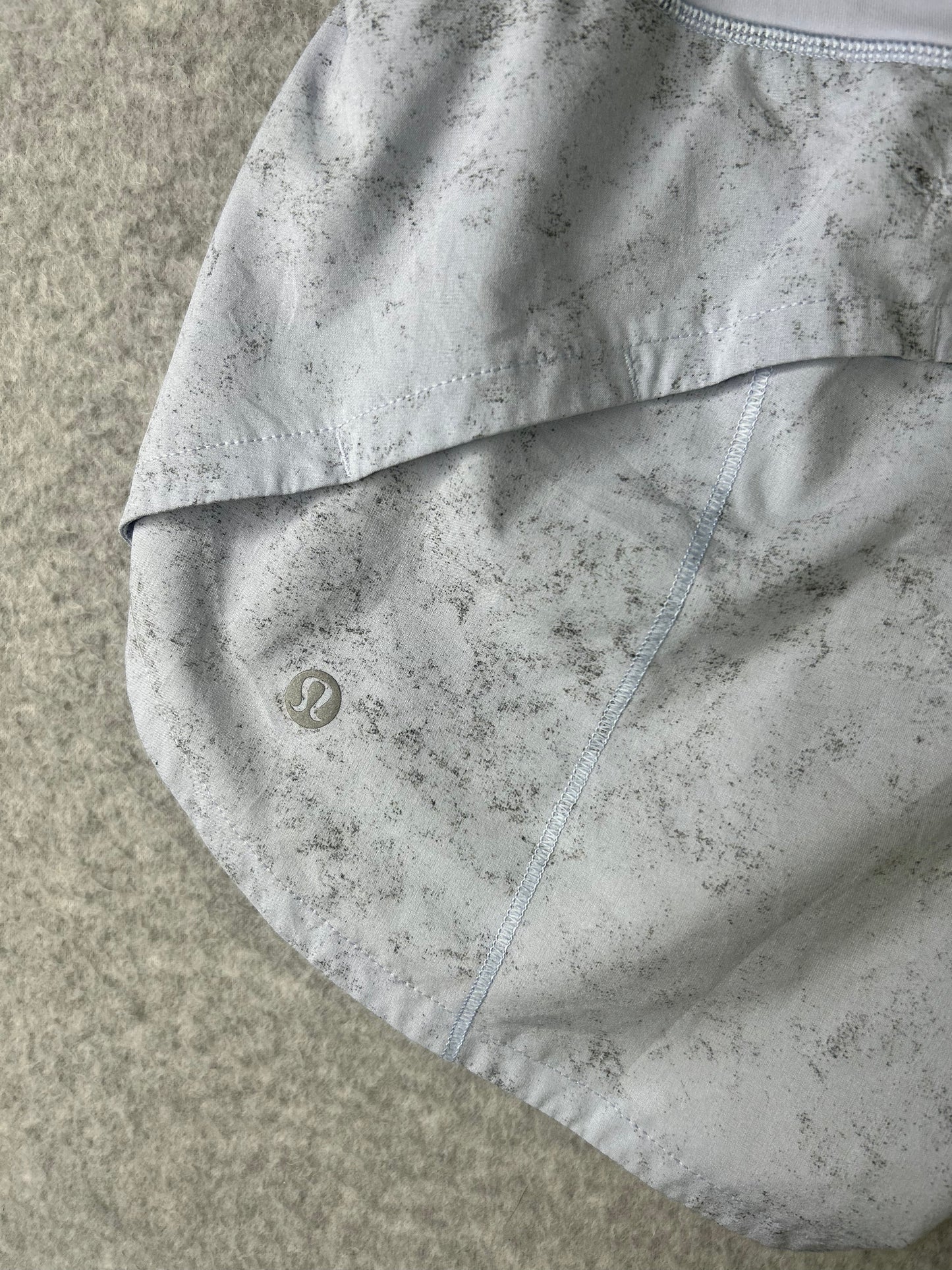 Lululemon Speed Up Mid-Rise Lined Short 4" Size 2 Gravel Dust Pastel Blue Multi / Pastel Blue