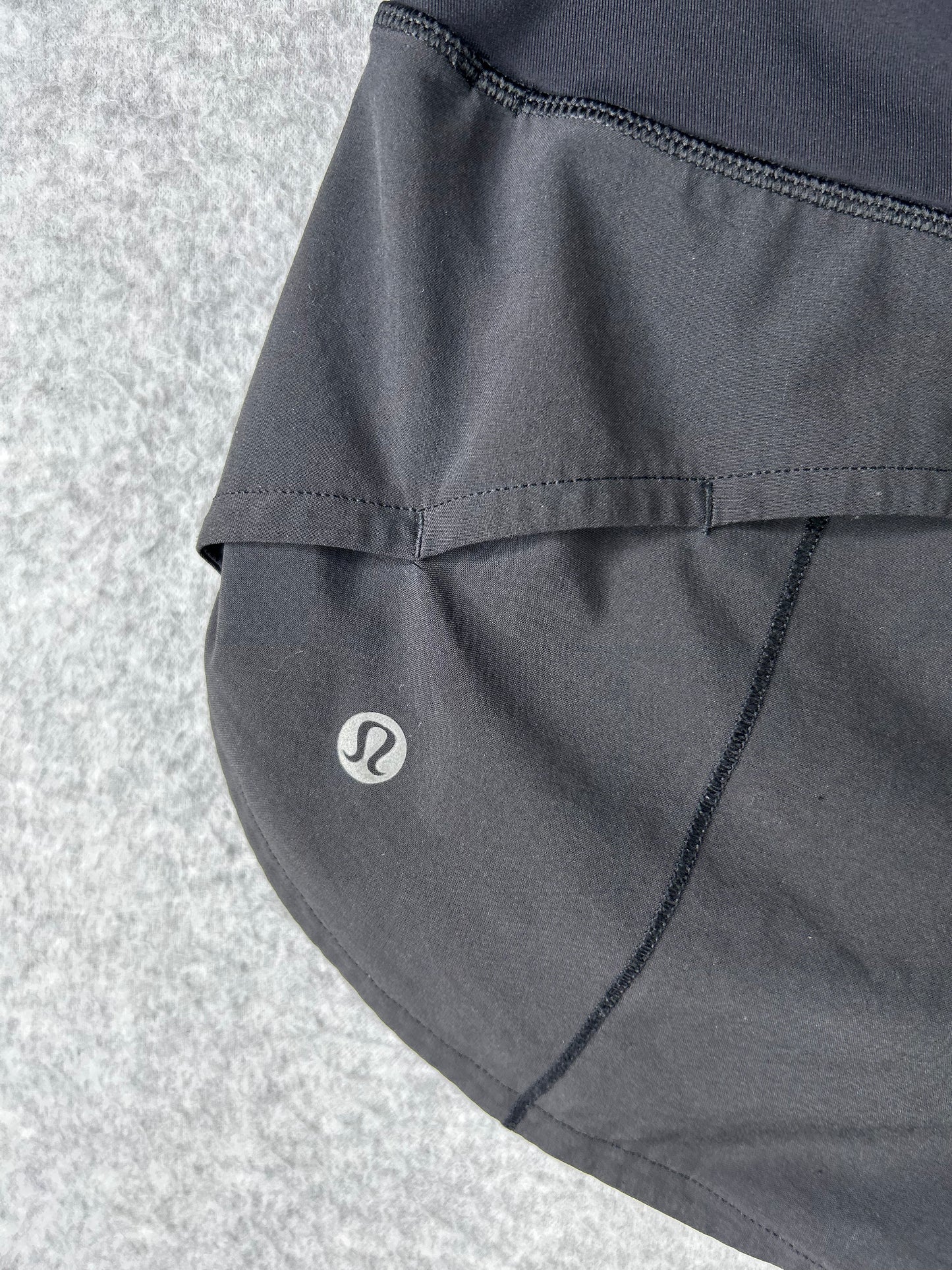 Lululemon Speed Up Short 2.5" Size 2 Black