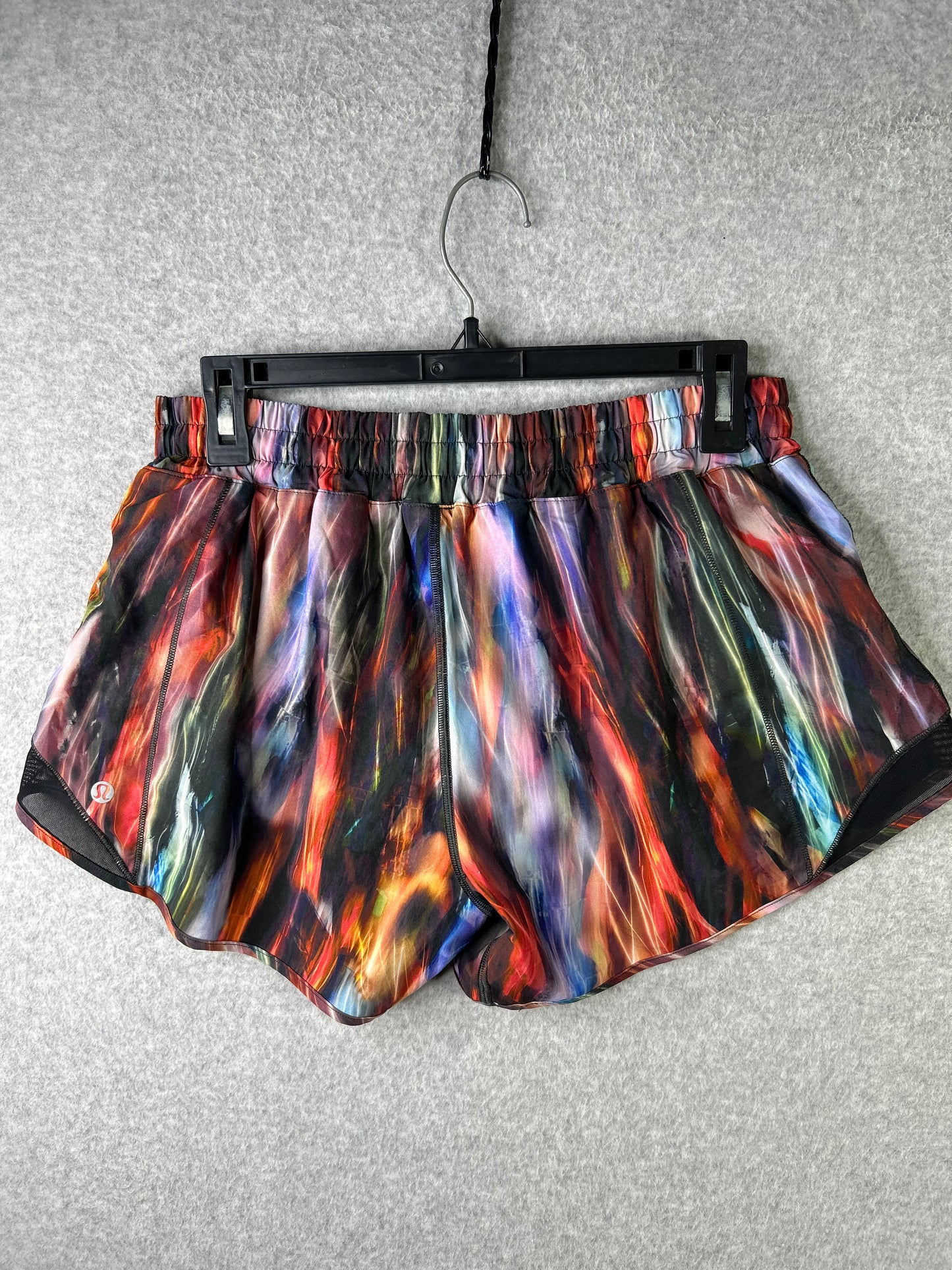 Lululemon Hotty Hot Short II 4" Size 10 Chroma Fusion Multi / Black