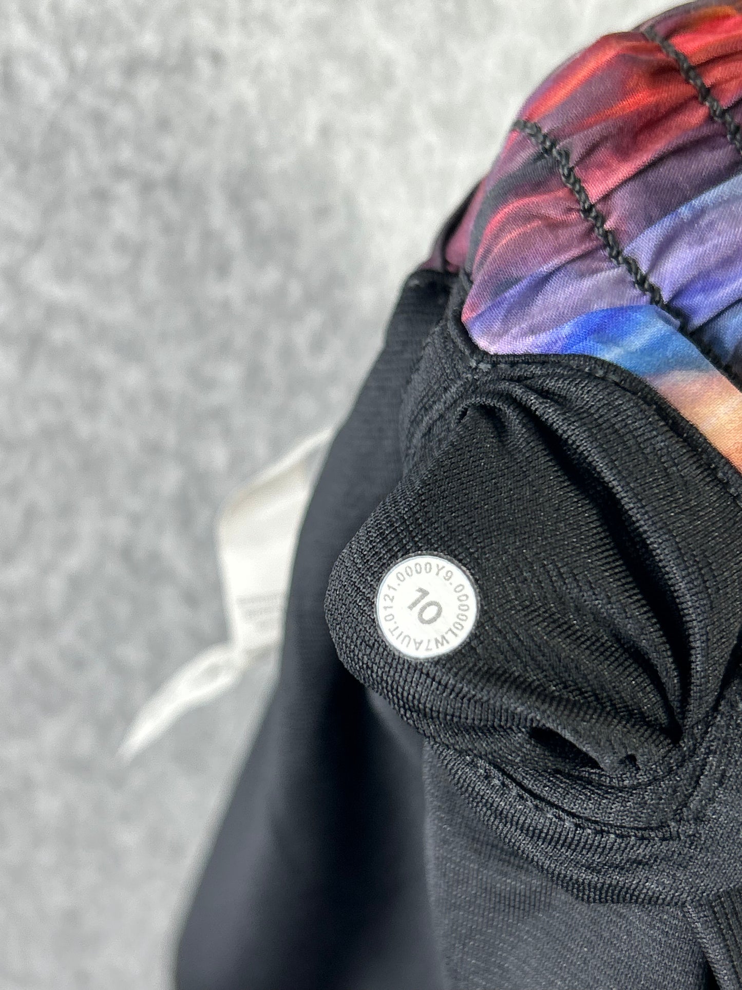 Lululemon Hotty Hot Short II 4" Size 10 Chroma Fusion Multi / Black