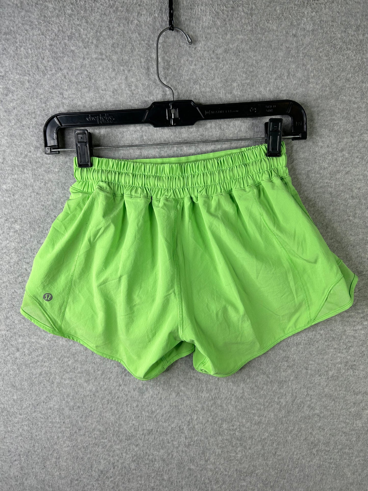 Lululemon Hotty Hot Low-Rise Lined Short 4" Size 4 Scream Green Light