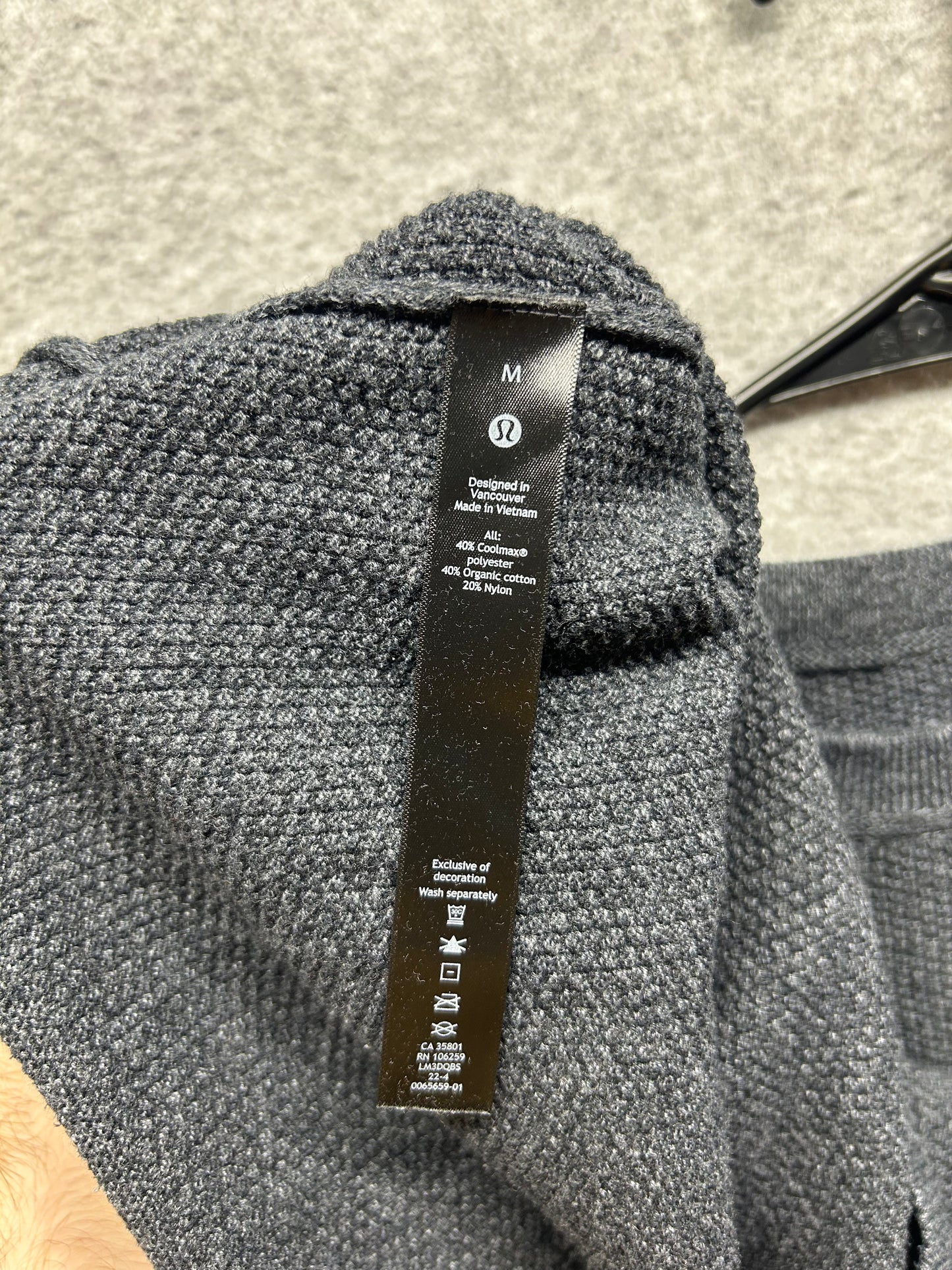 Lululemon Textured Knit Crewneck Sweater Size Medium Heathered Classic Navy