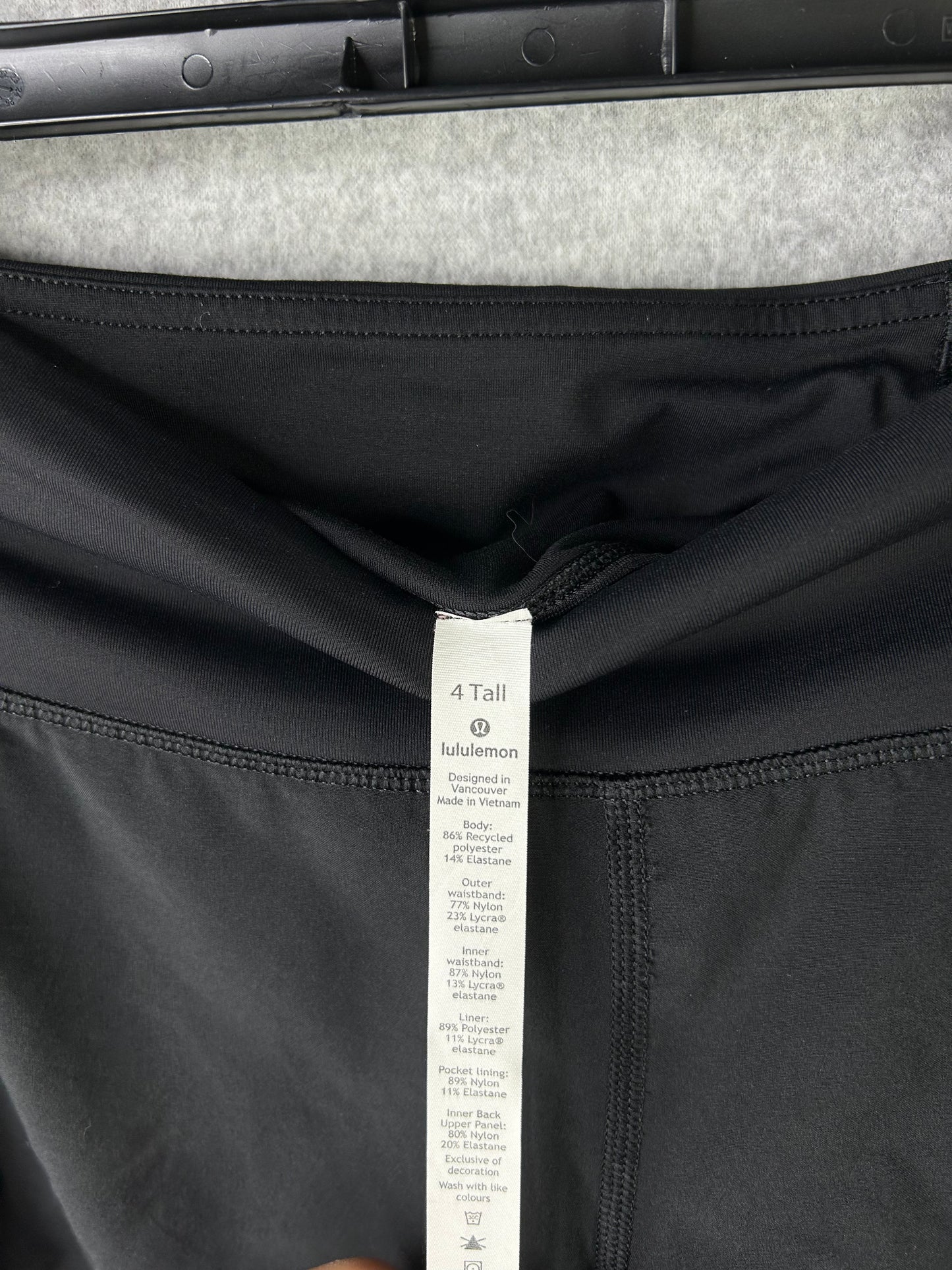 Lululemon Speed Up Short Long 4" Size 4 Black