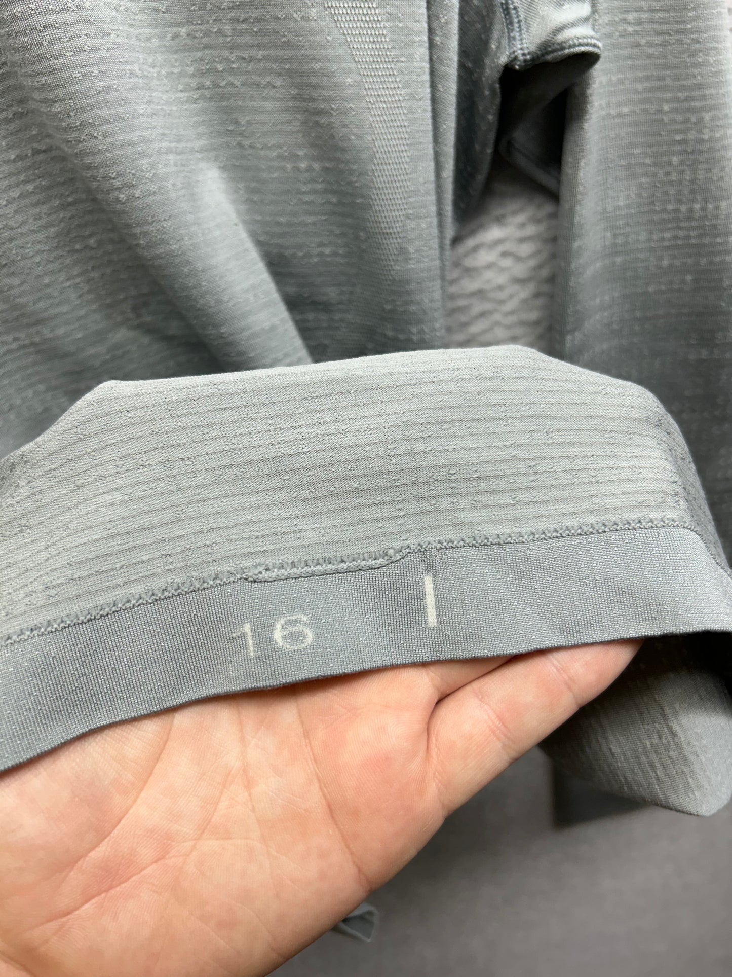 Lululemon Swiftly Tech Long Sleeve Size 16 Gray