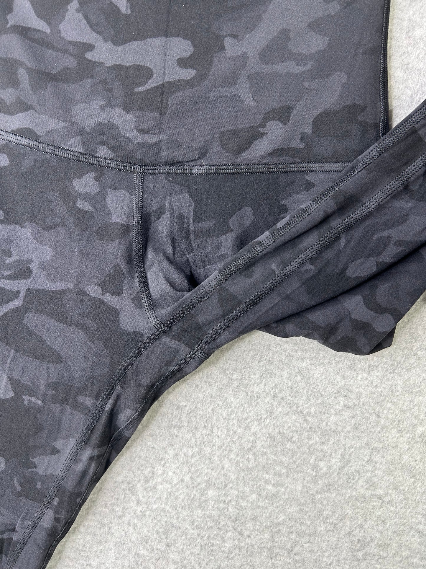 Lululemon Align Pant II 27" Size 4 Incognito Camo Multi Grey