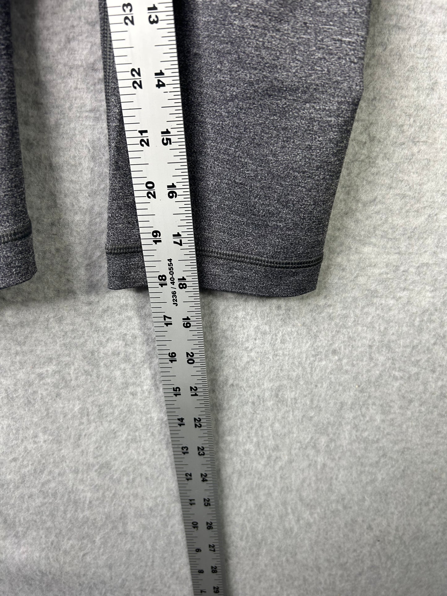 Lululemon Wunder Under Hi-Rise 1/2 Tight Luxtreme 18" Size 2 Heathered Black