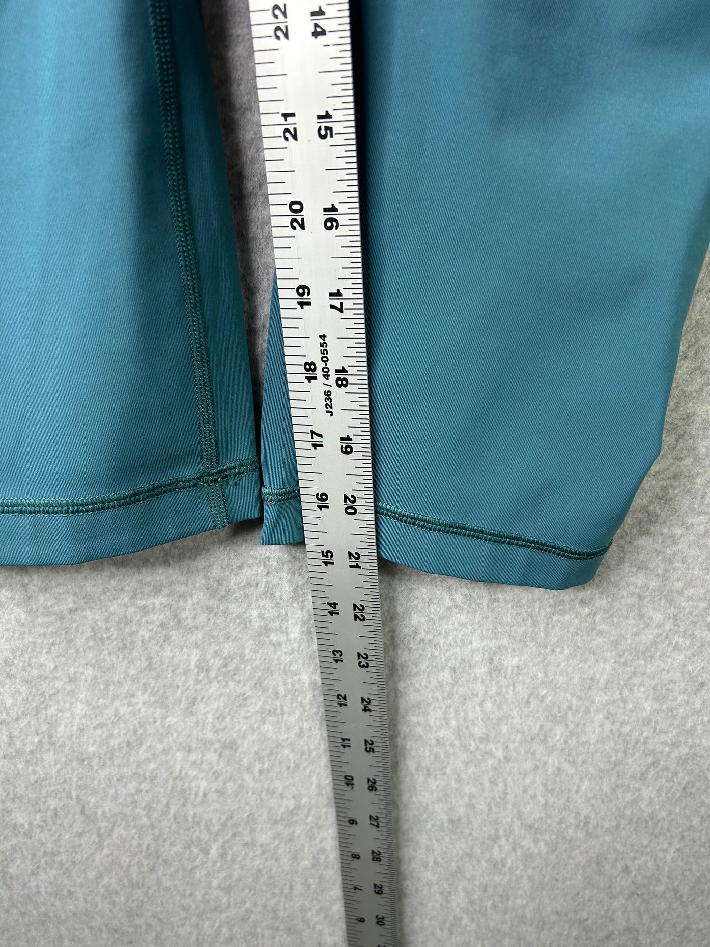 Lululemon Wunder Under Crop High-Rise Full-On Luxtreme 21" Size 10 Deep Cove
