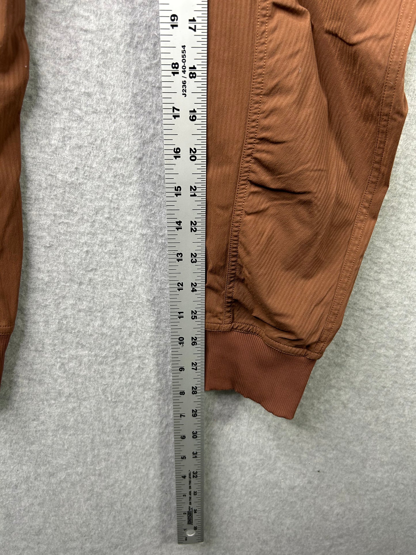 Lululemon Dance Studio Mid-Rise Jogger Size 6 Roasted Brown