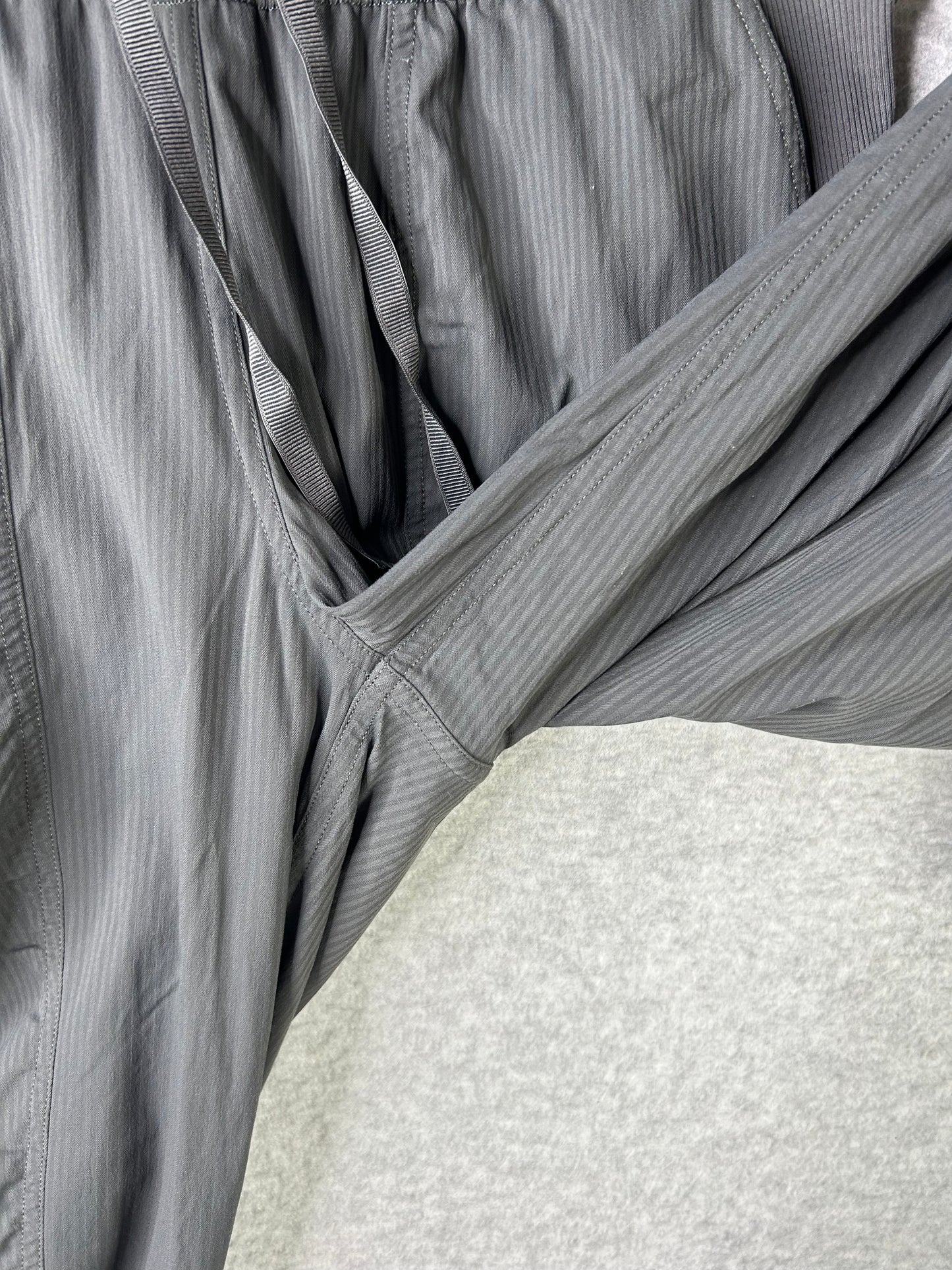 Lululemon Dance Studio Jogger Size 4 Graphite Grey