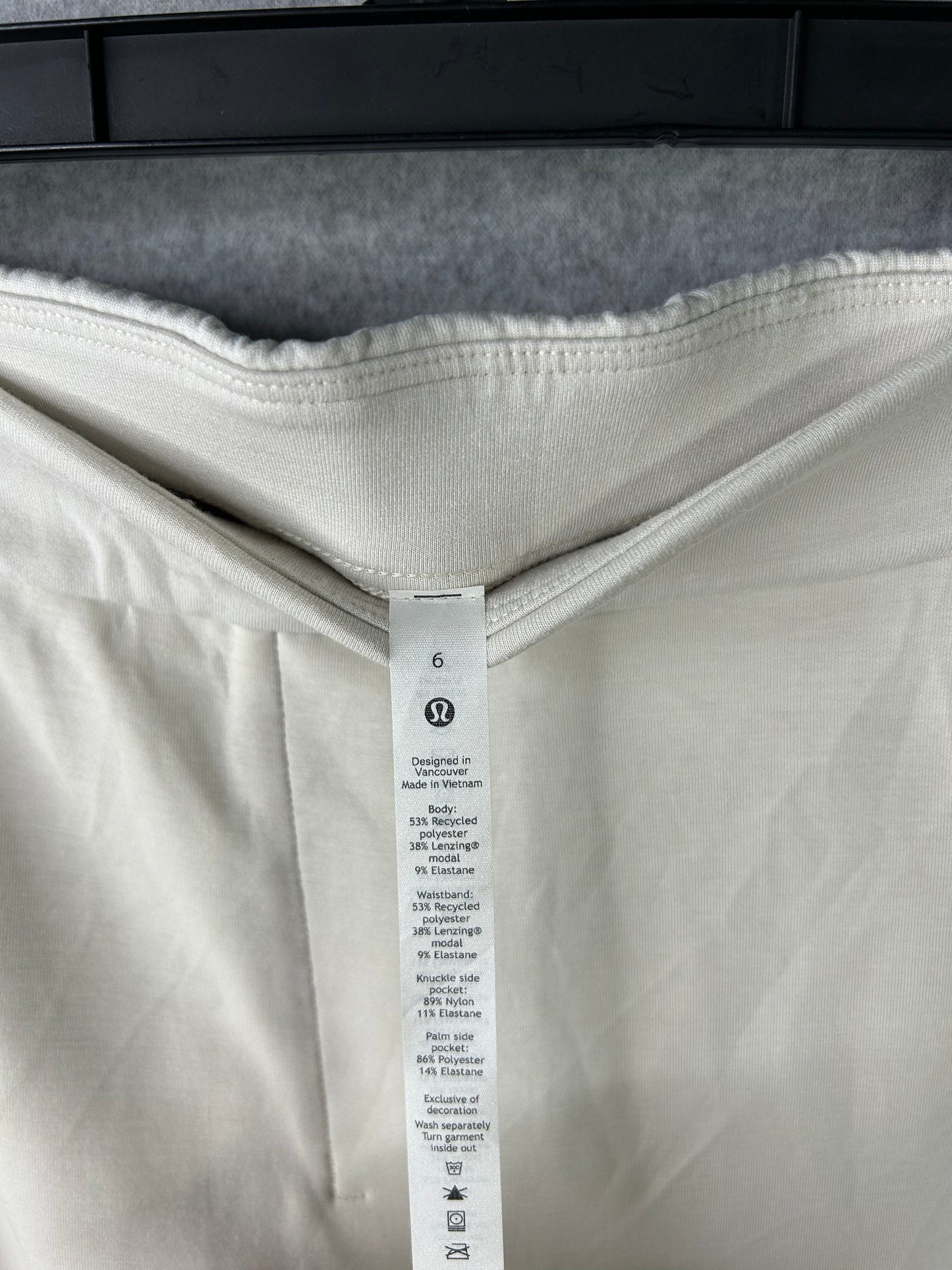 Lululemon Softstreme Relaxed High-Rise Pant Size 6 White Opal