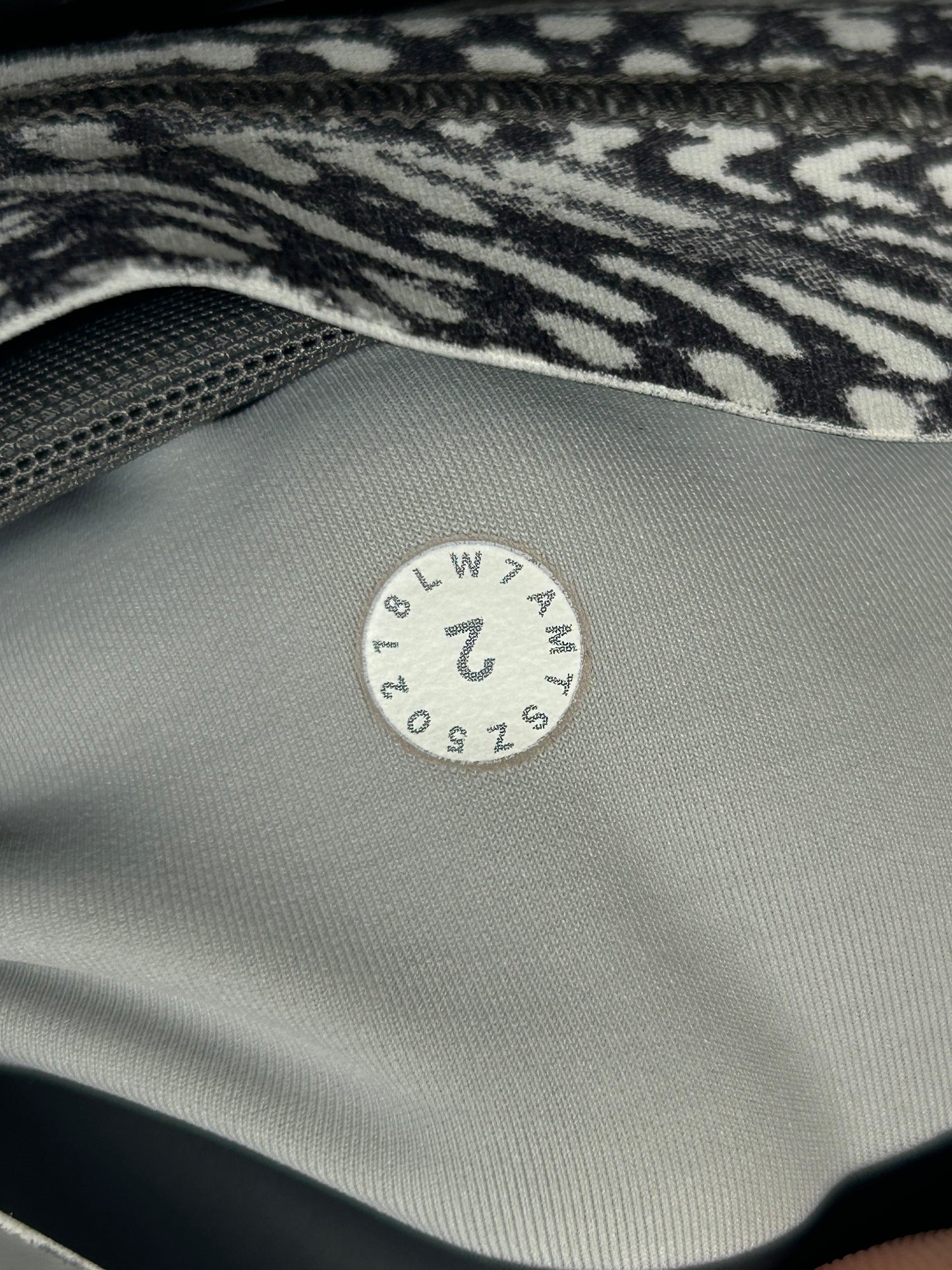 Lululemon In Movement Short Everlux 2.5" Size 2 Swerve Vapor Metal Grey