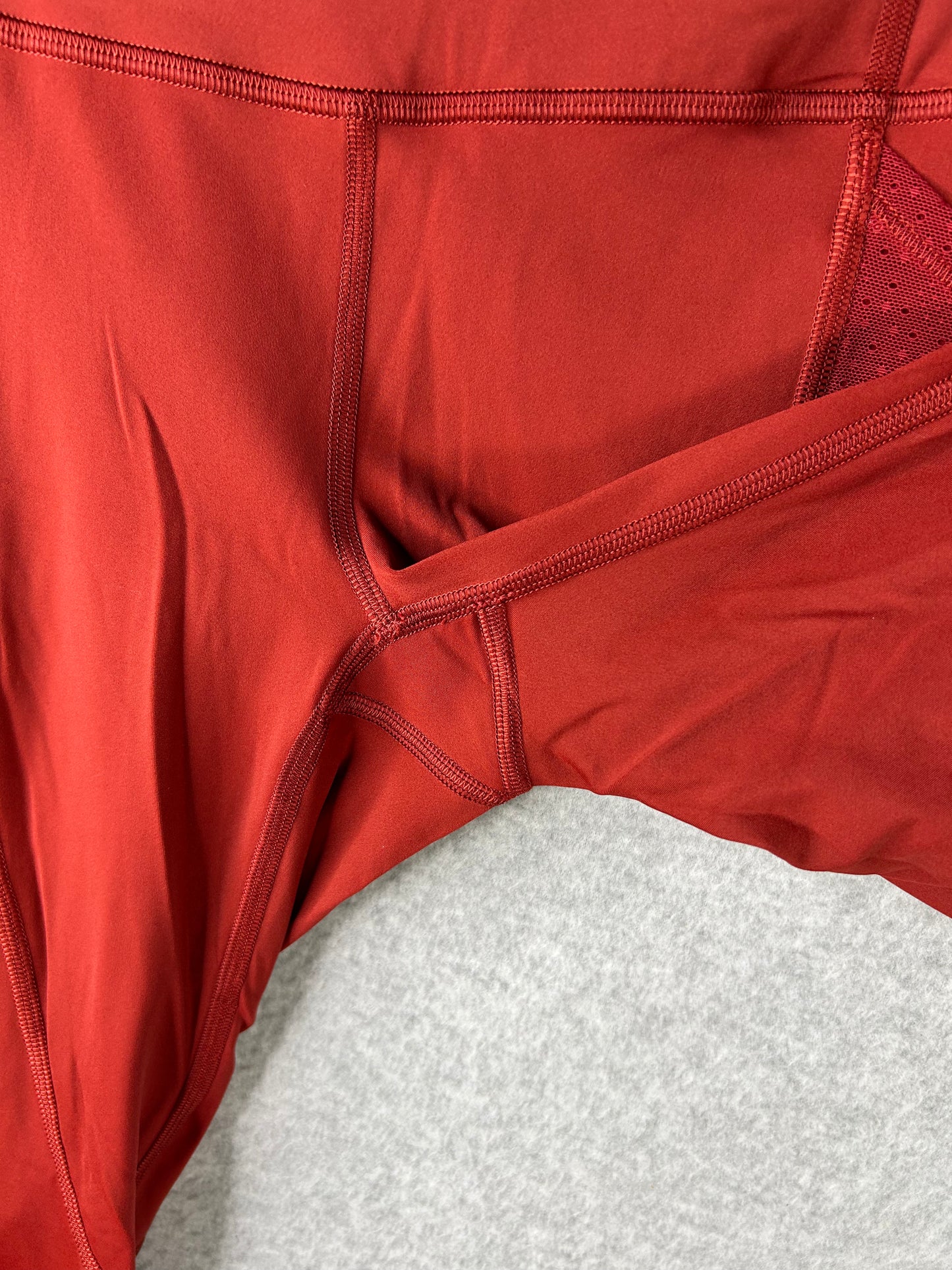 Lululemon Run Smoothly Crop 23" Size 4 Dark Sport Red
