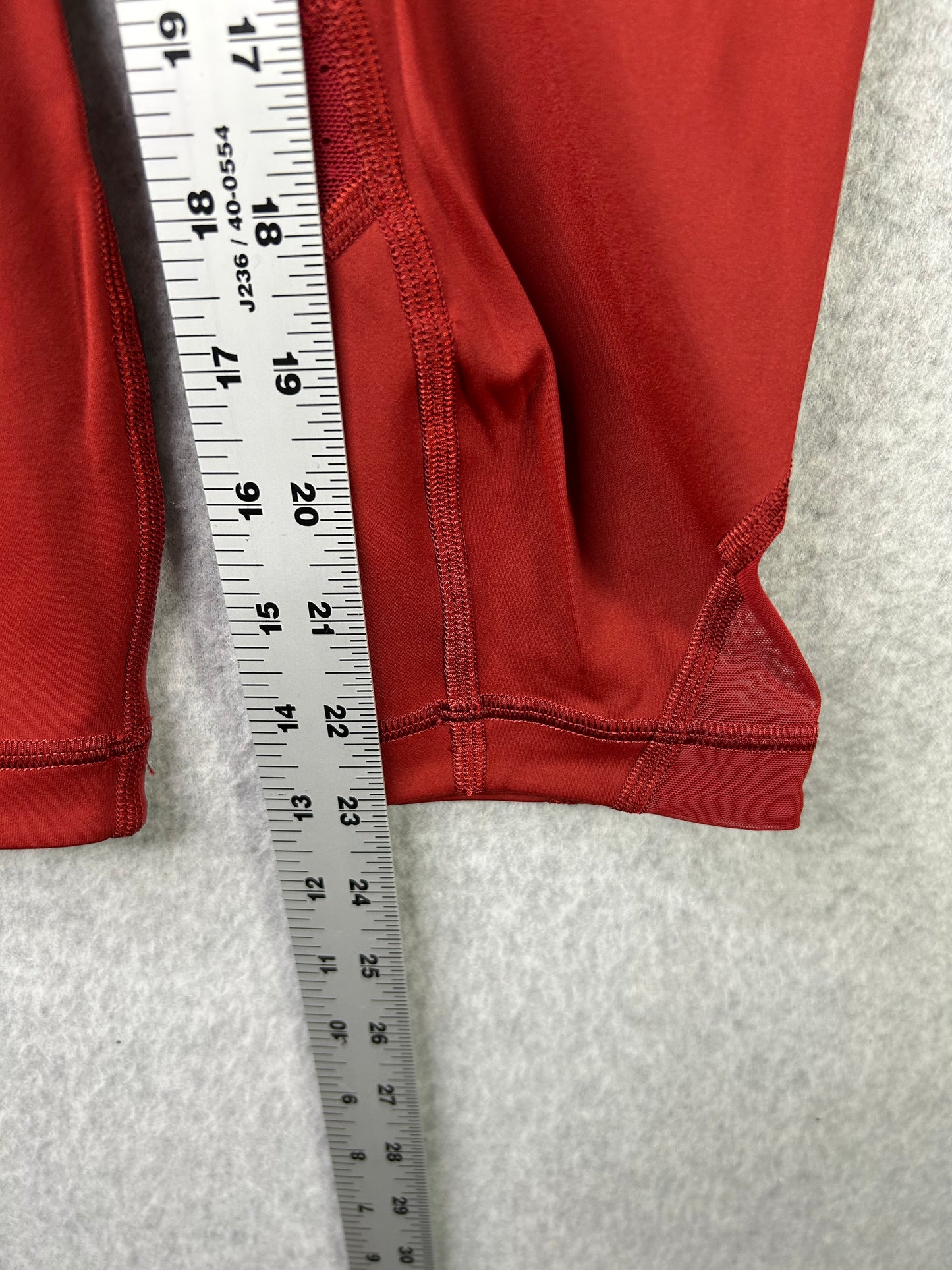 Lululemon Run Smoothly Crop 23" Size 4 Dark Sport Red
