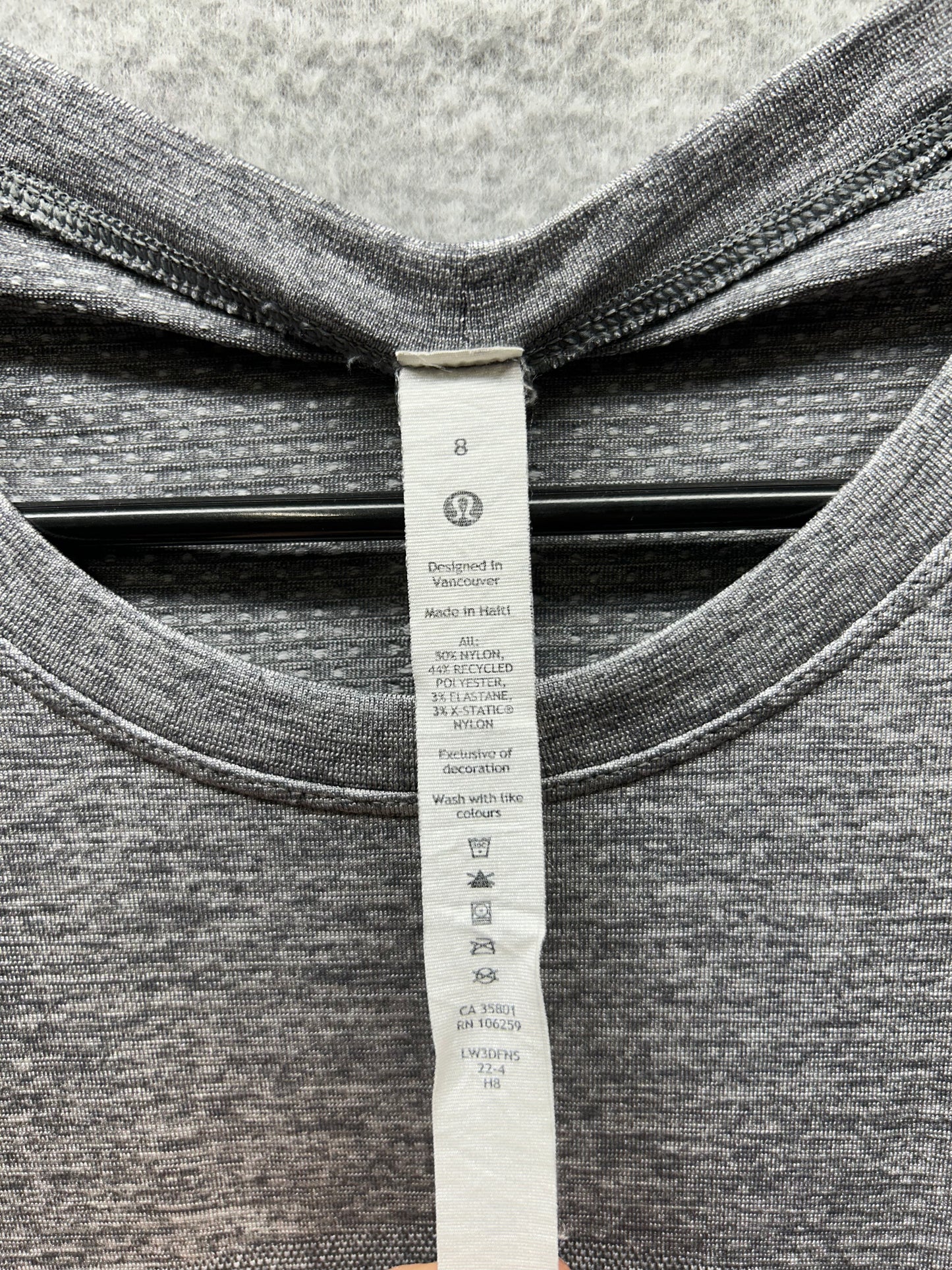 Lululemon Swiftly Tech Short Sleeve 2.0 Size 8 Slate / White