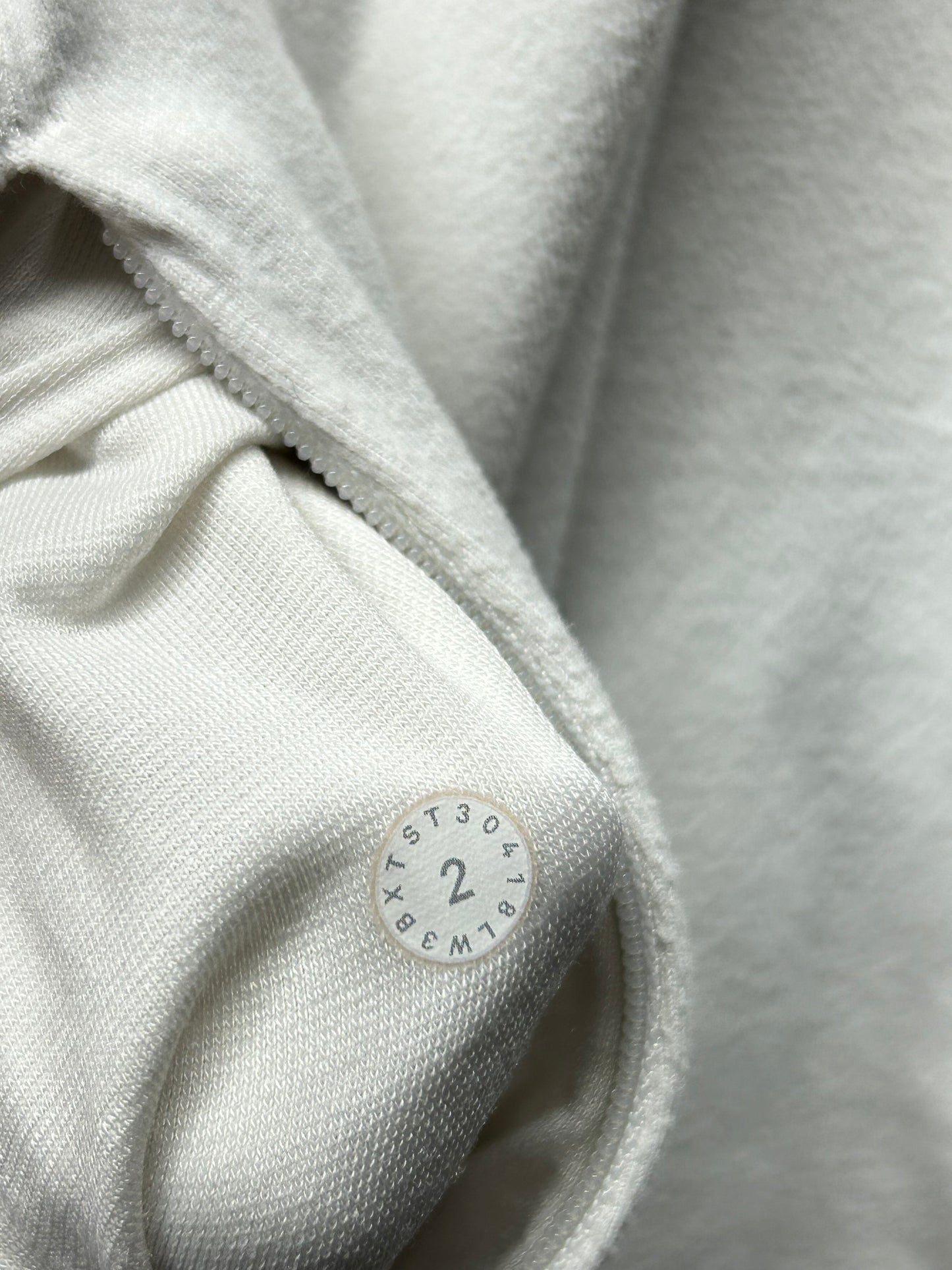 Lululemon Run Briskly 1/2 Zip Size 2 White