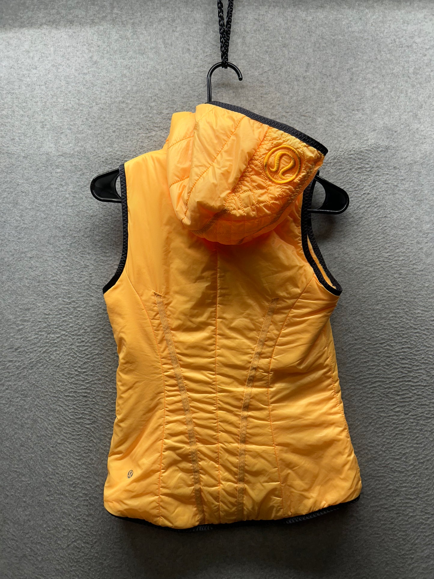 Lululemon Glacier Vest Women’s Size 4 Yellow Fleece Lined Puffer Removable Hood