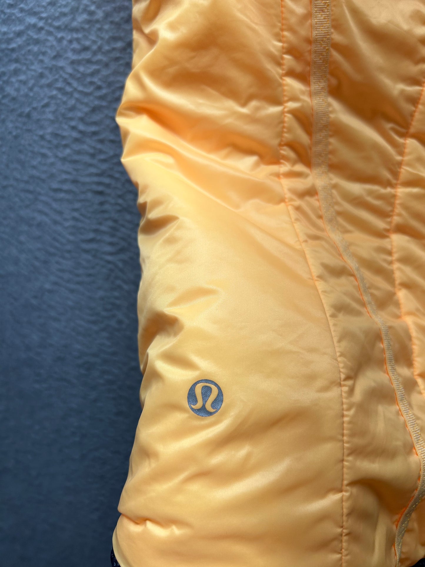 Lululemon Glacier Vest Women’s Size 4 Yellow Fleece Lined Puffer Removable Hood