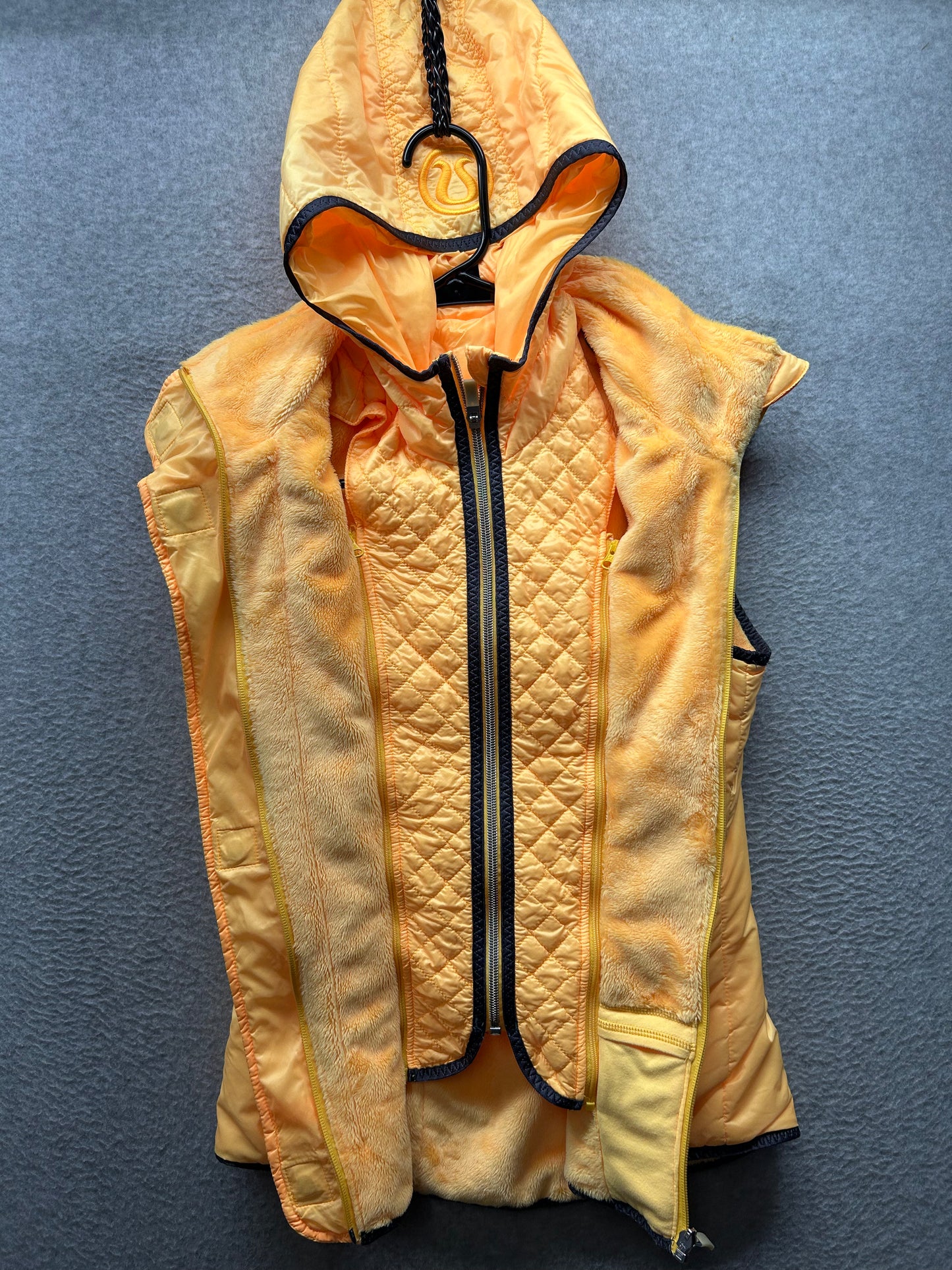 Lululemon Glacier Vest Women’s Size 4 Yellow Fleece Lined Puffer Removable Hood
