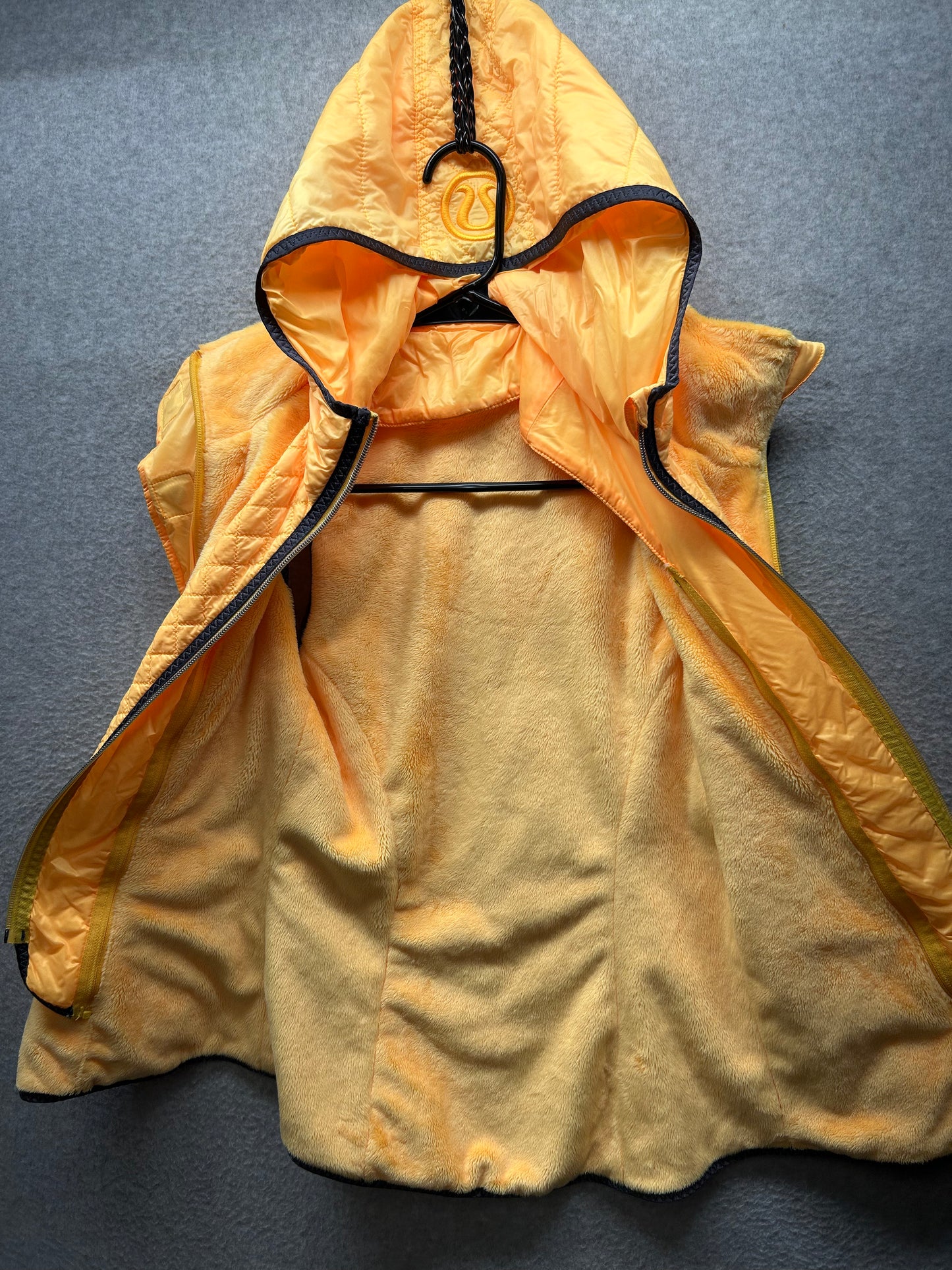 Lululemon Glacier Vest Women’s Size 4 Yellow Fleece Lined Puffer Removable Hood